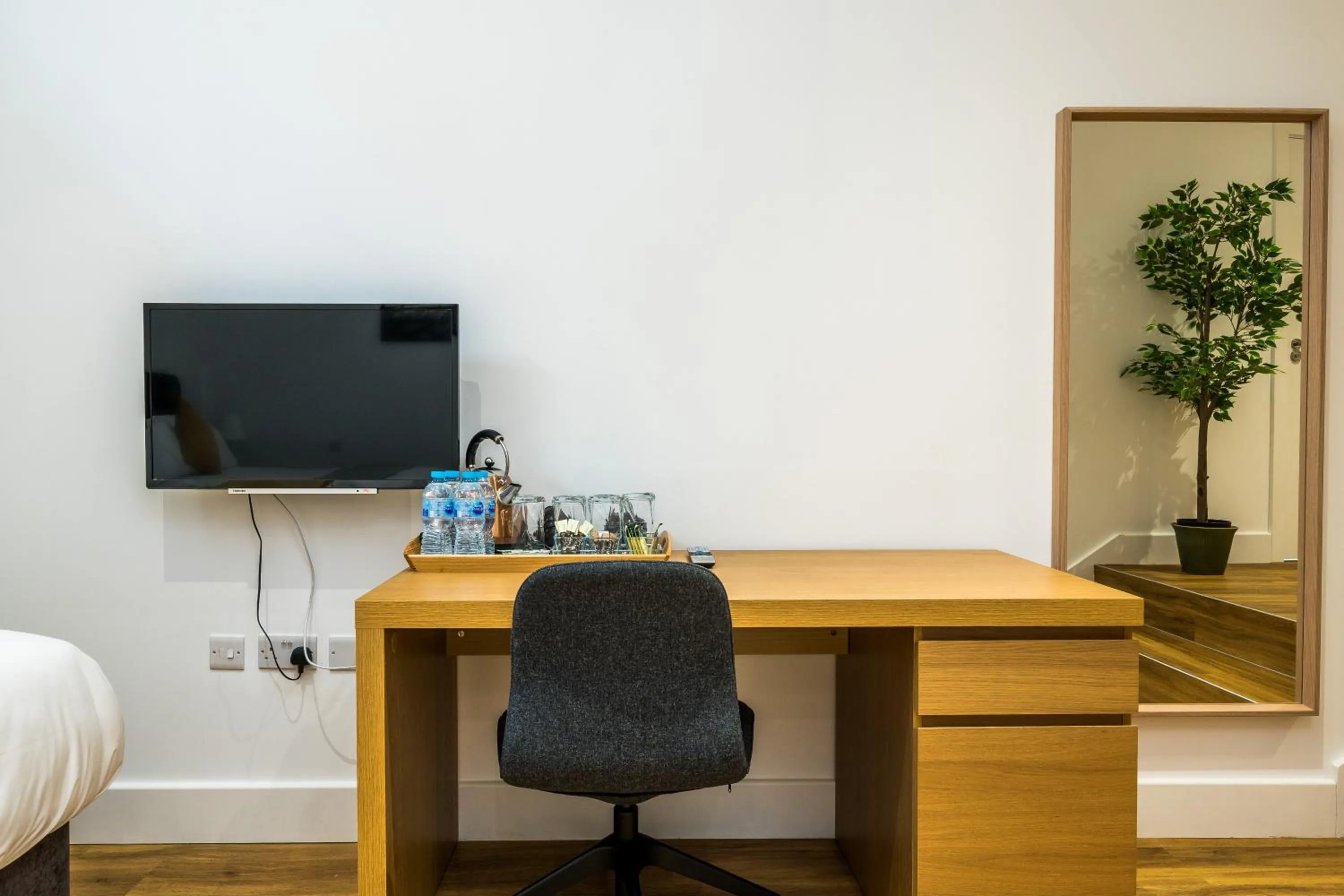 Living room in London City Hotel