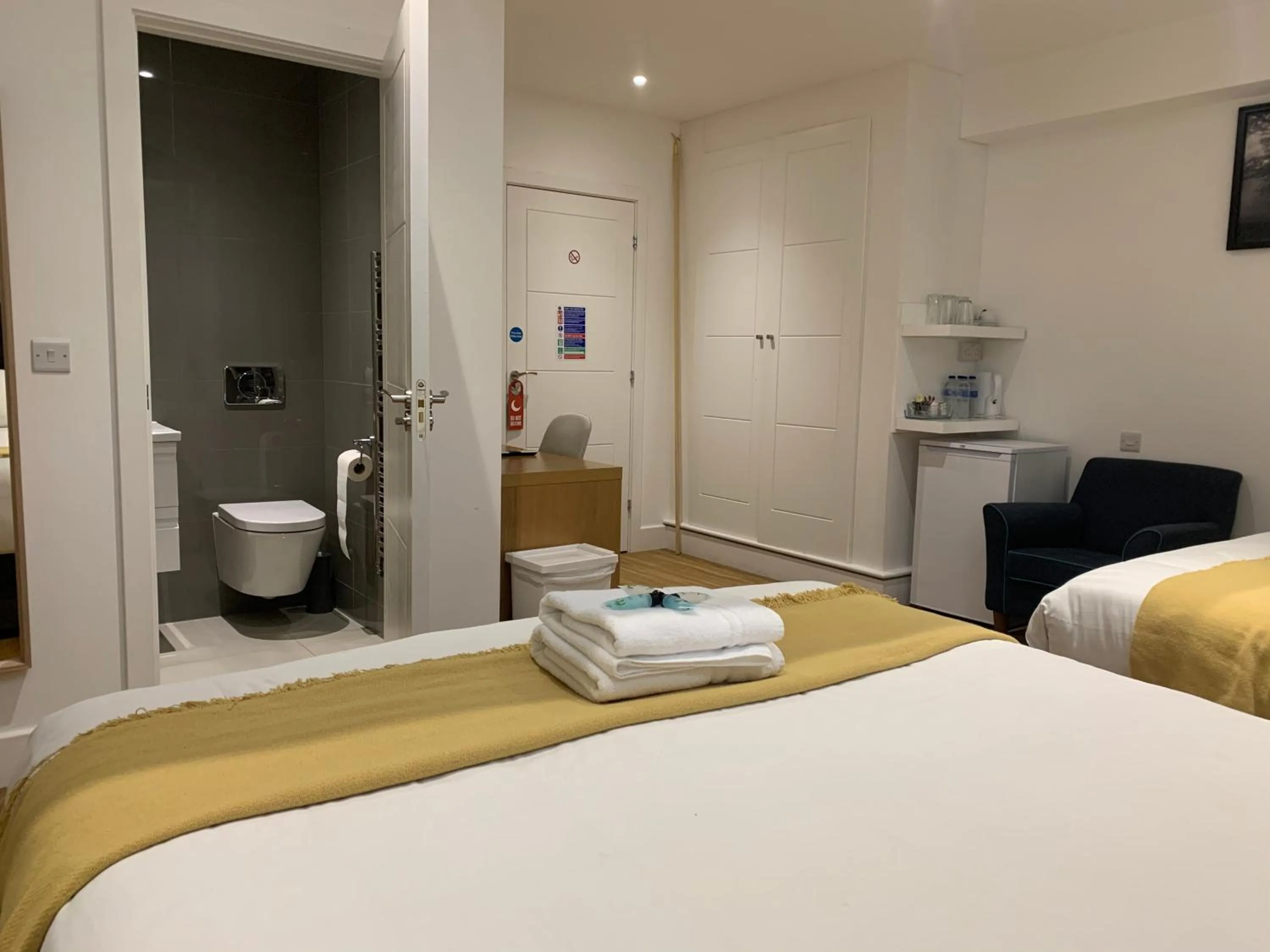 Bed in London City Hotel