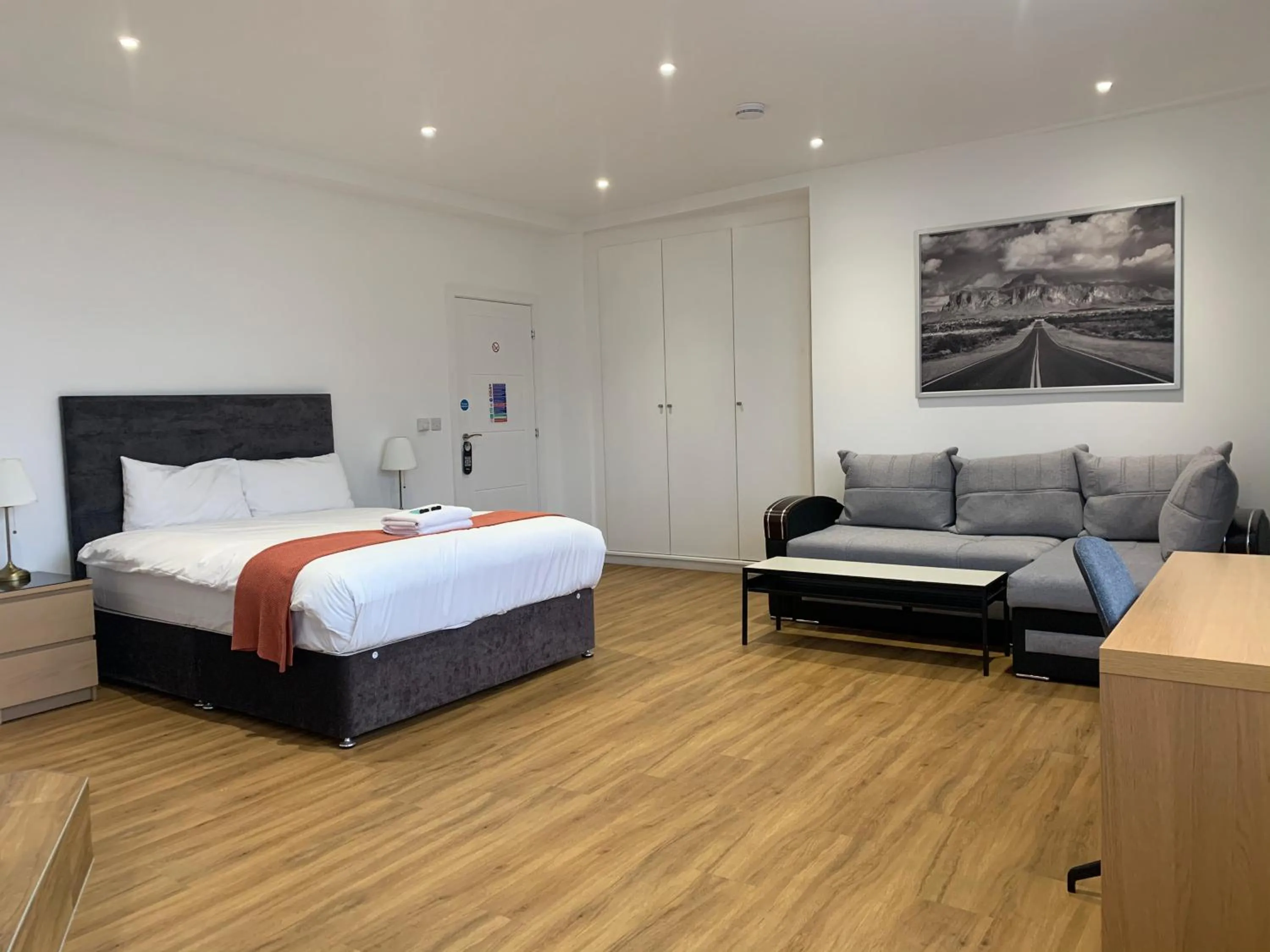 Bedroom, Bed in London City Hotel