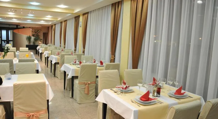 Restaurant/places to eat in Hotel Beograd - Yu