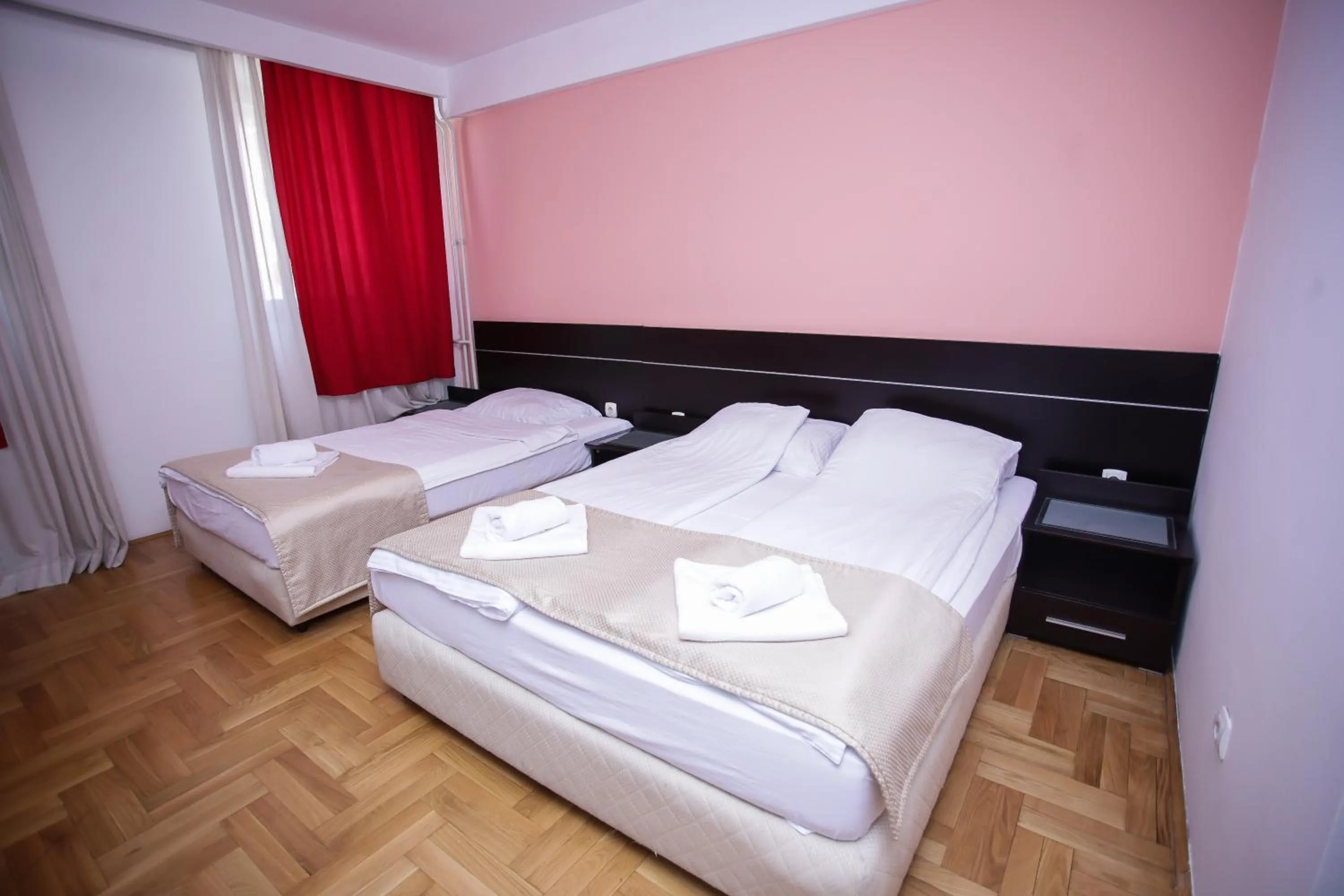Bed in Hotel Beograd - Yu