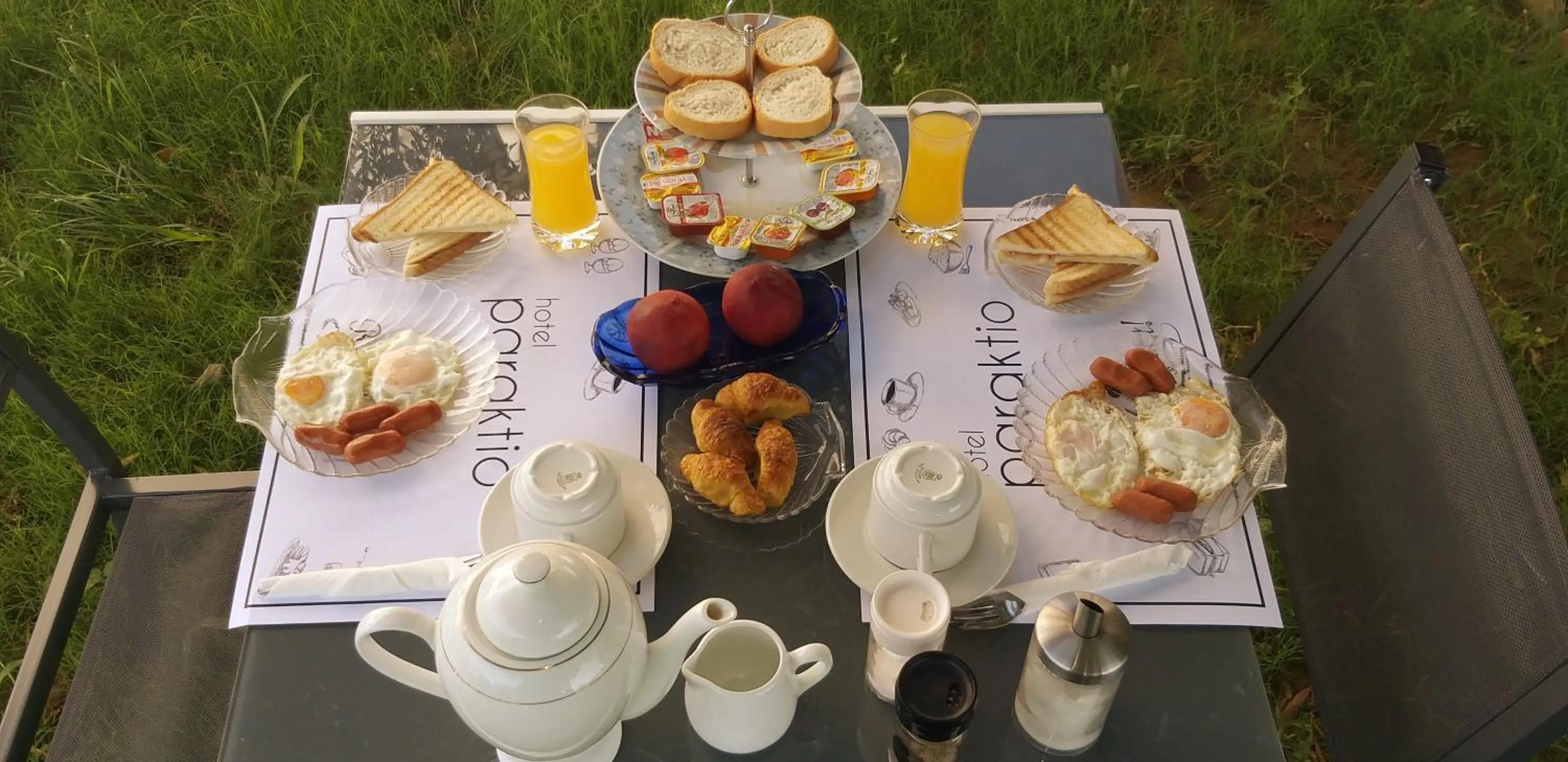 Breakfast in Hotel Paraktio