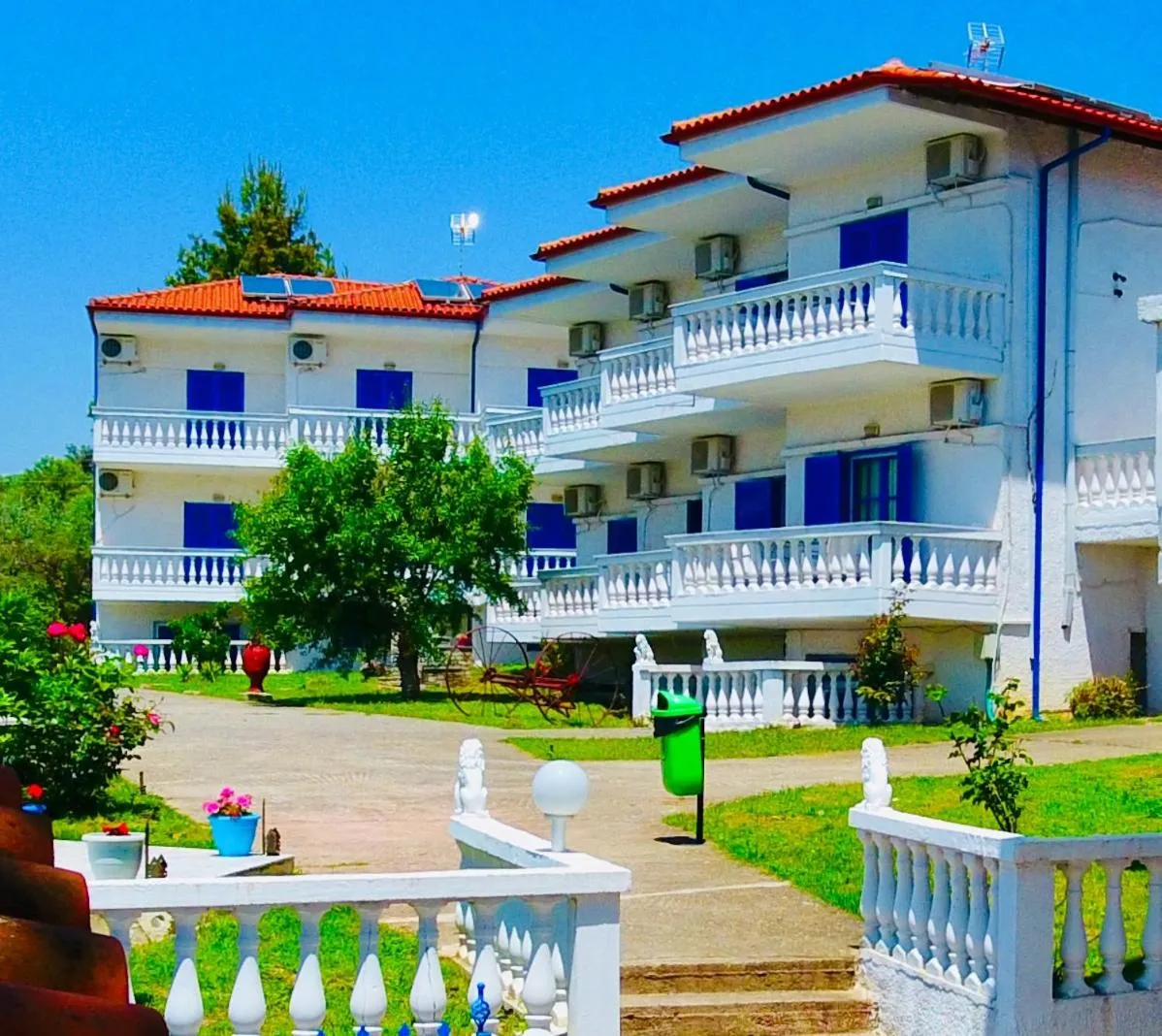 Garden in Hotel Paraktio