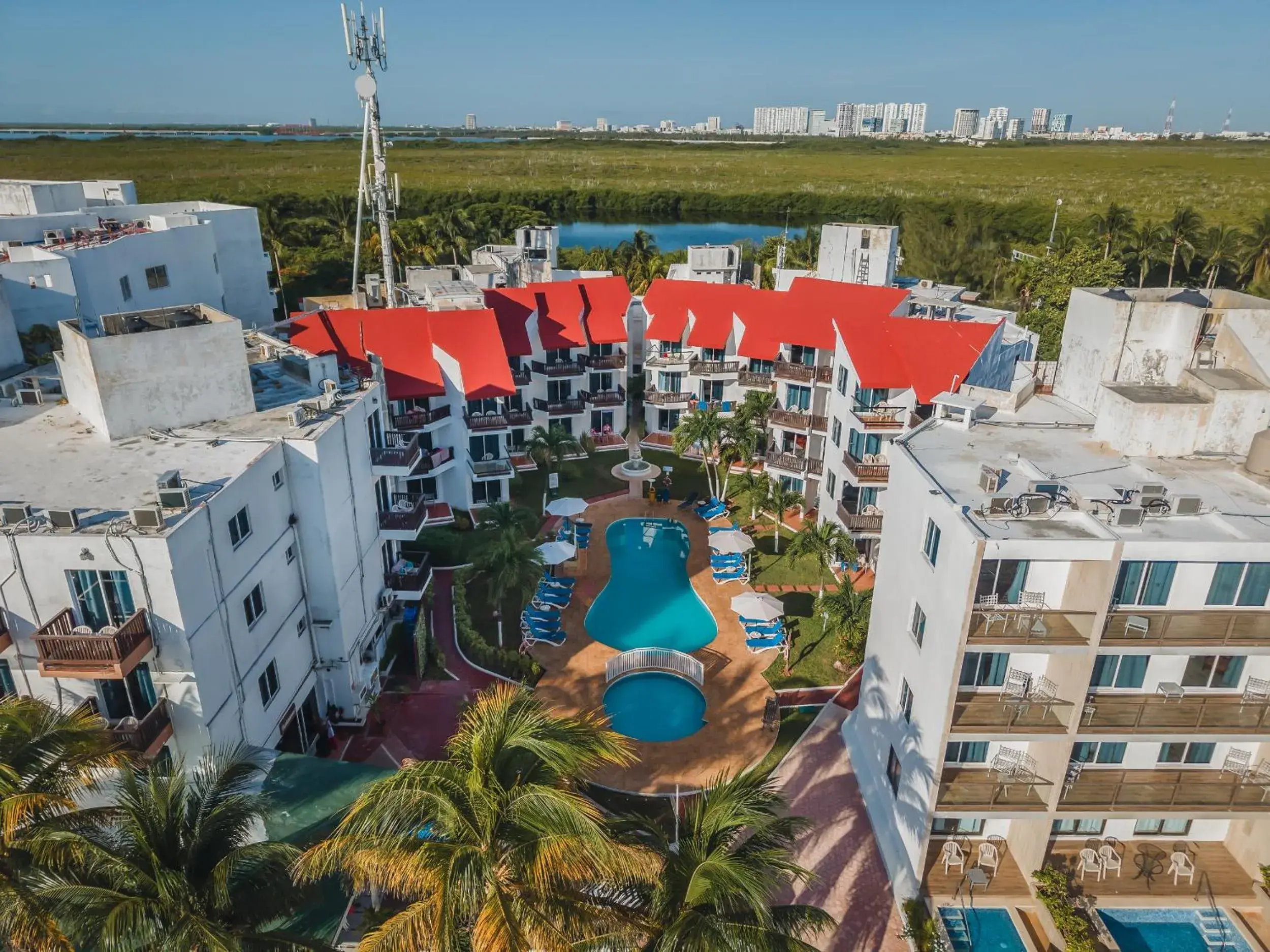 Property building in Imperial Las Perlas Property building in Imperial Las Perlas