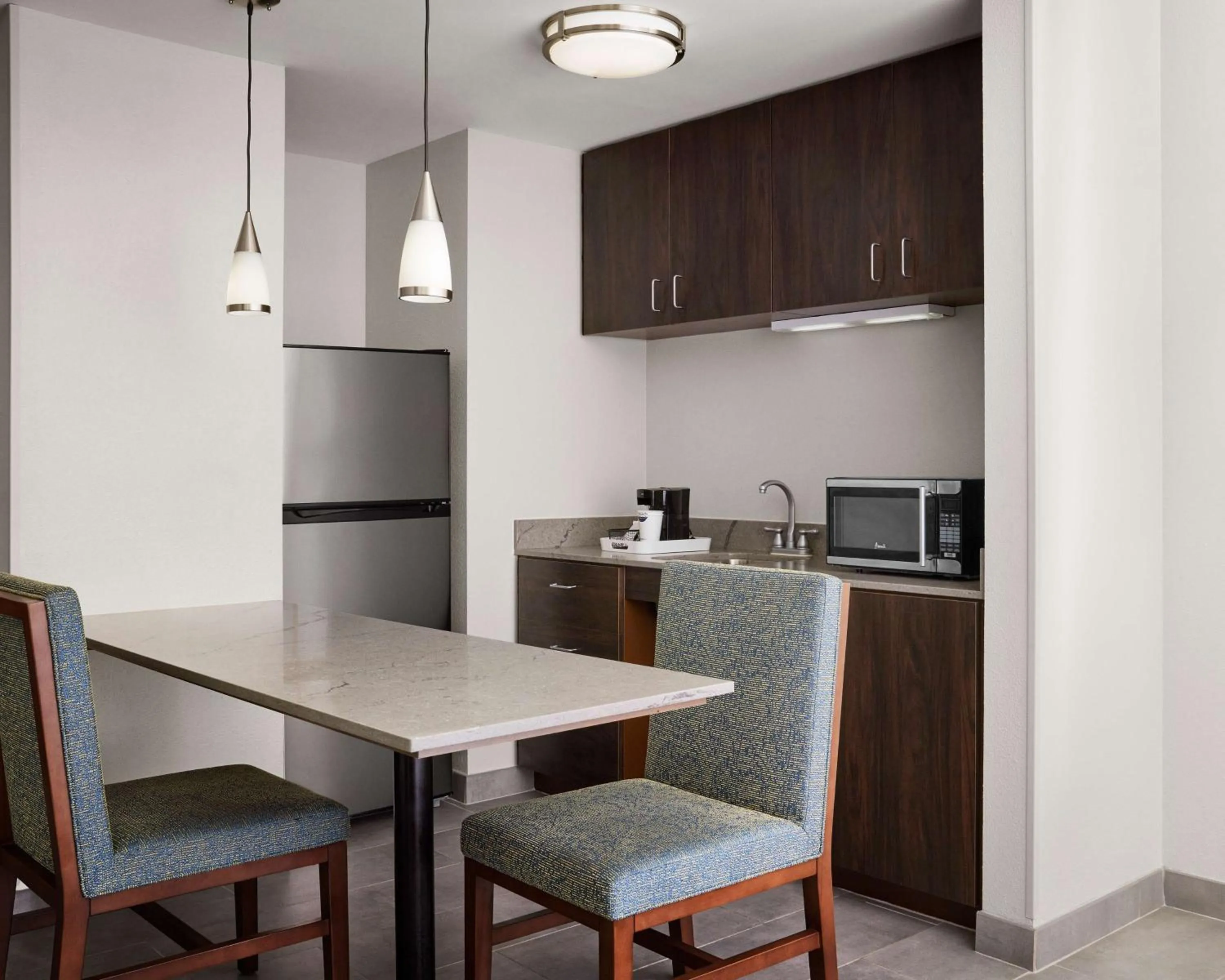 Kitchen or kitchenette in Hampton Inn Indianapolis Northwest - Park 100