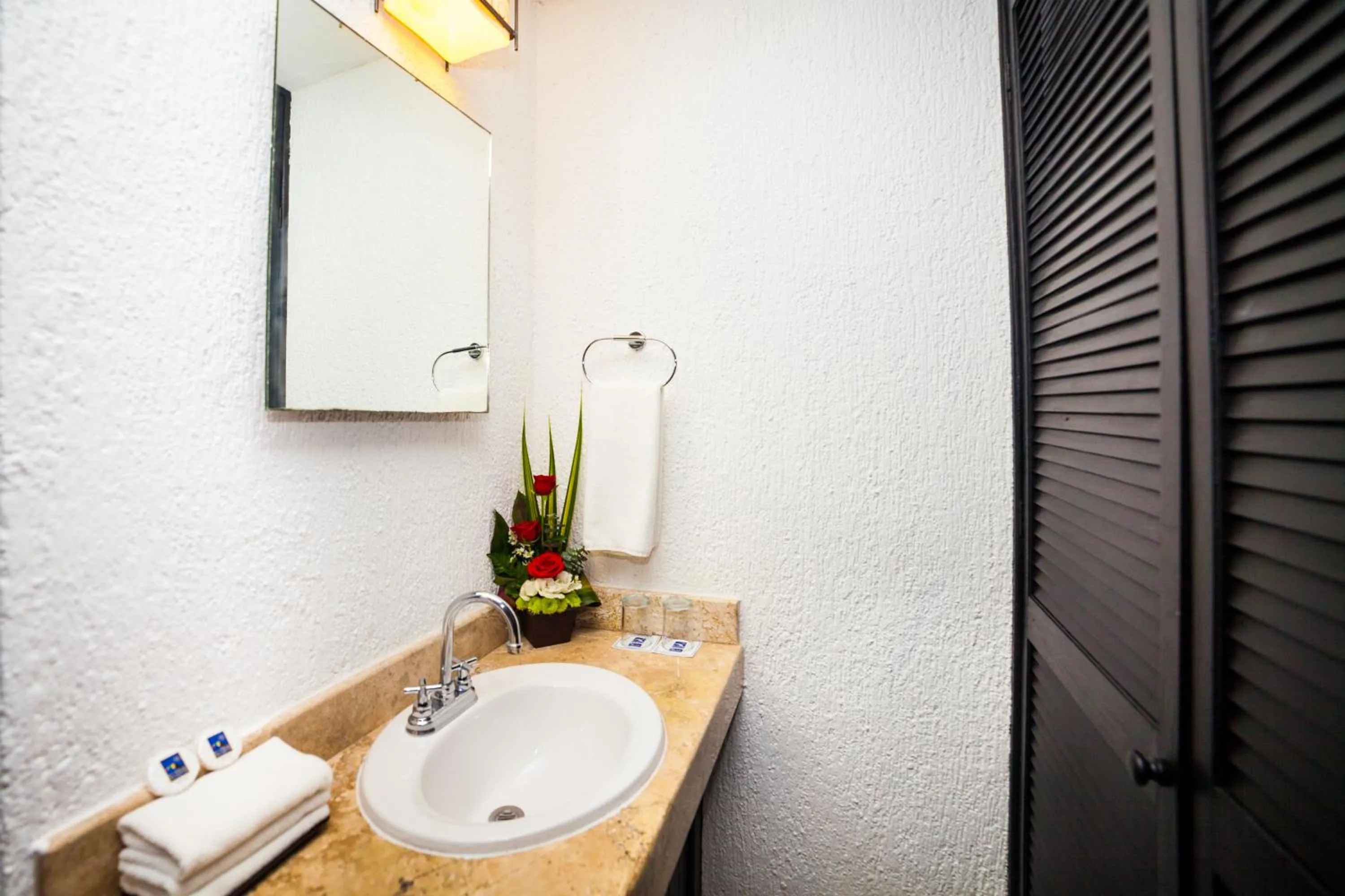 Bathroom in Tukan Hotel Playa del Carmen
