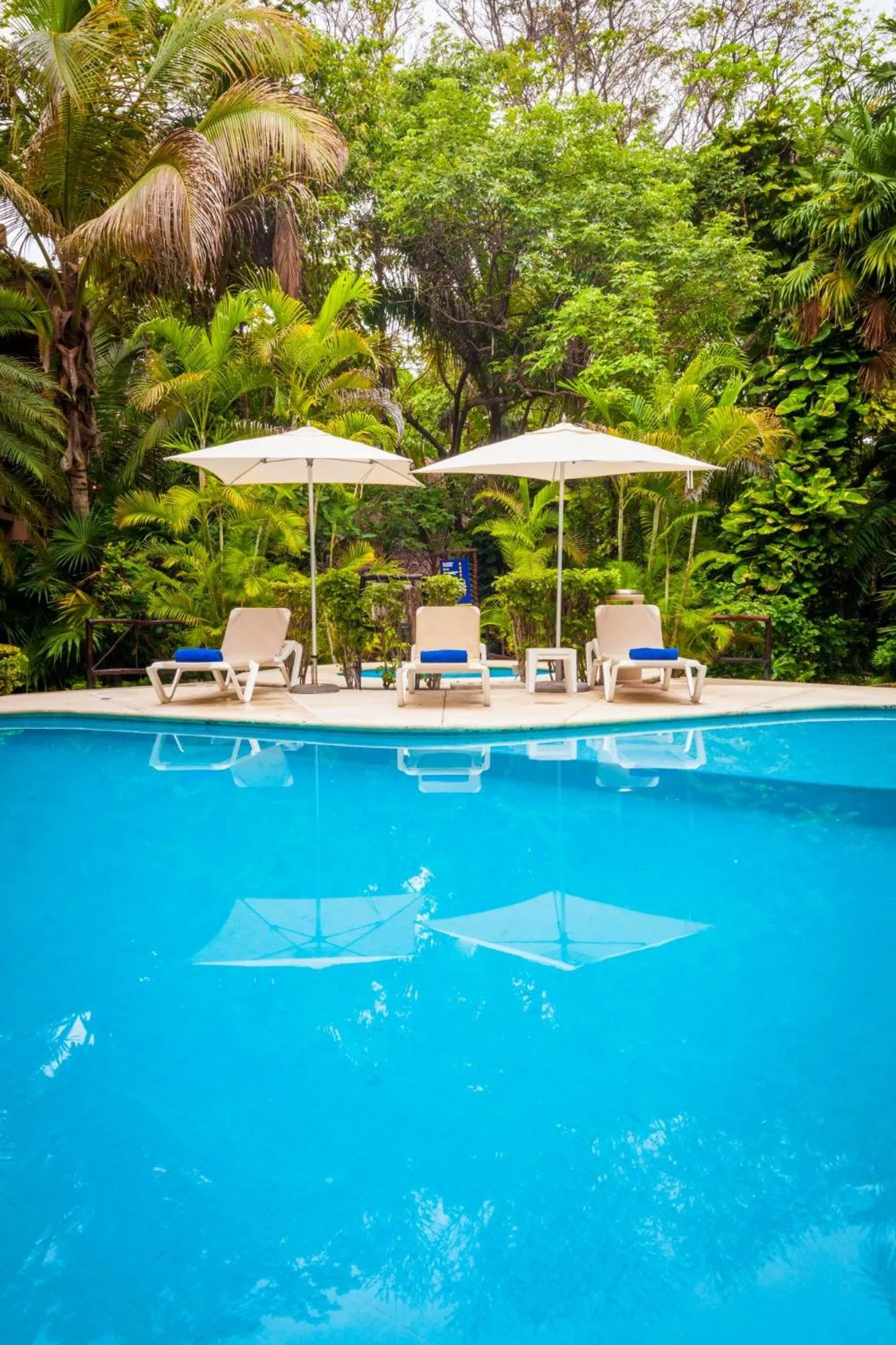 Swimming pool in Tukan Hotel Playa del Carmen