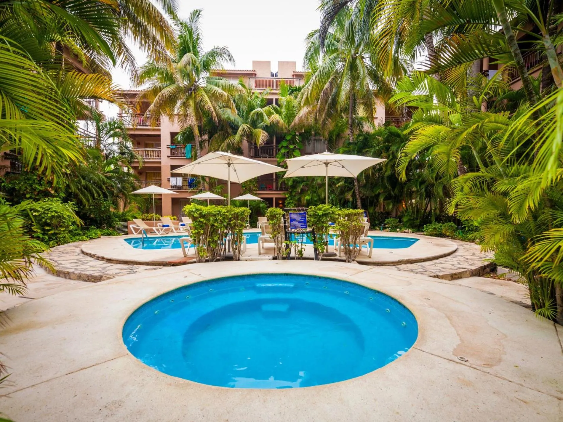 Swimming pool in Tukan Hotel Playa del Carmen