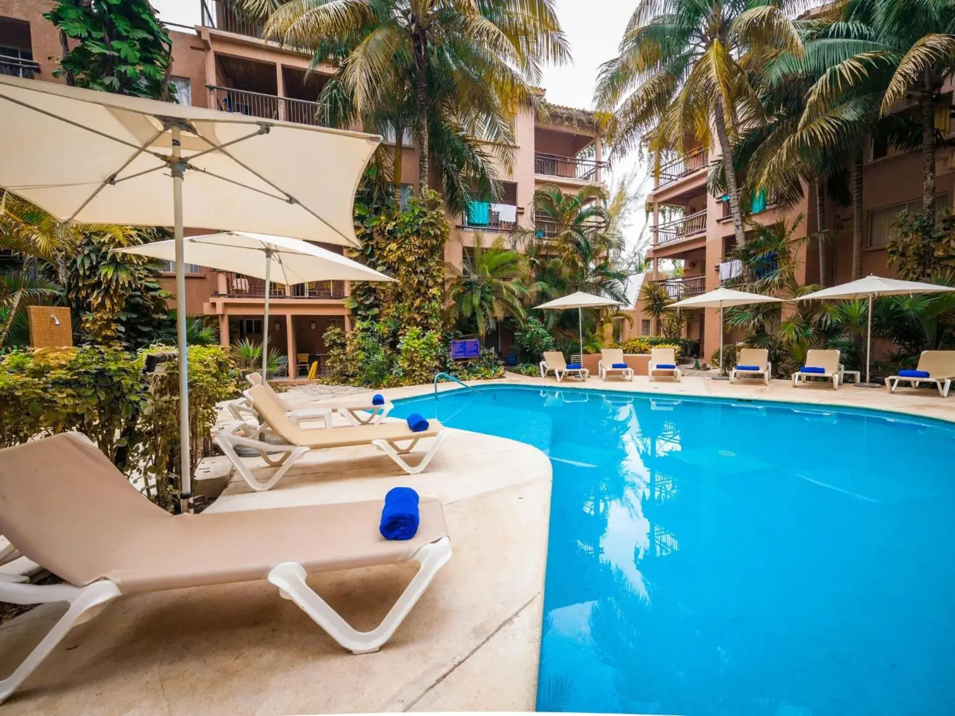 Swimming pool in Tukan Hotel Playa del Carmen Swimming pool in Tukan Hotel Playa del Carmen