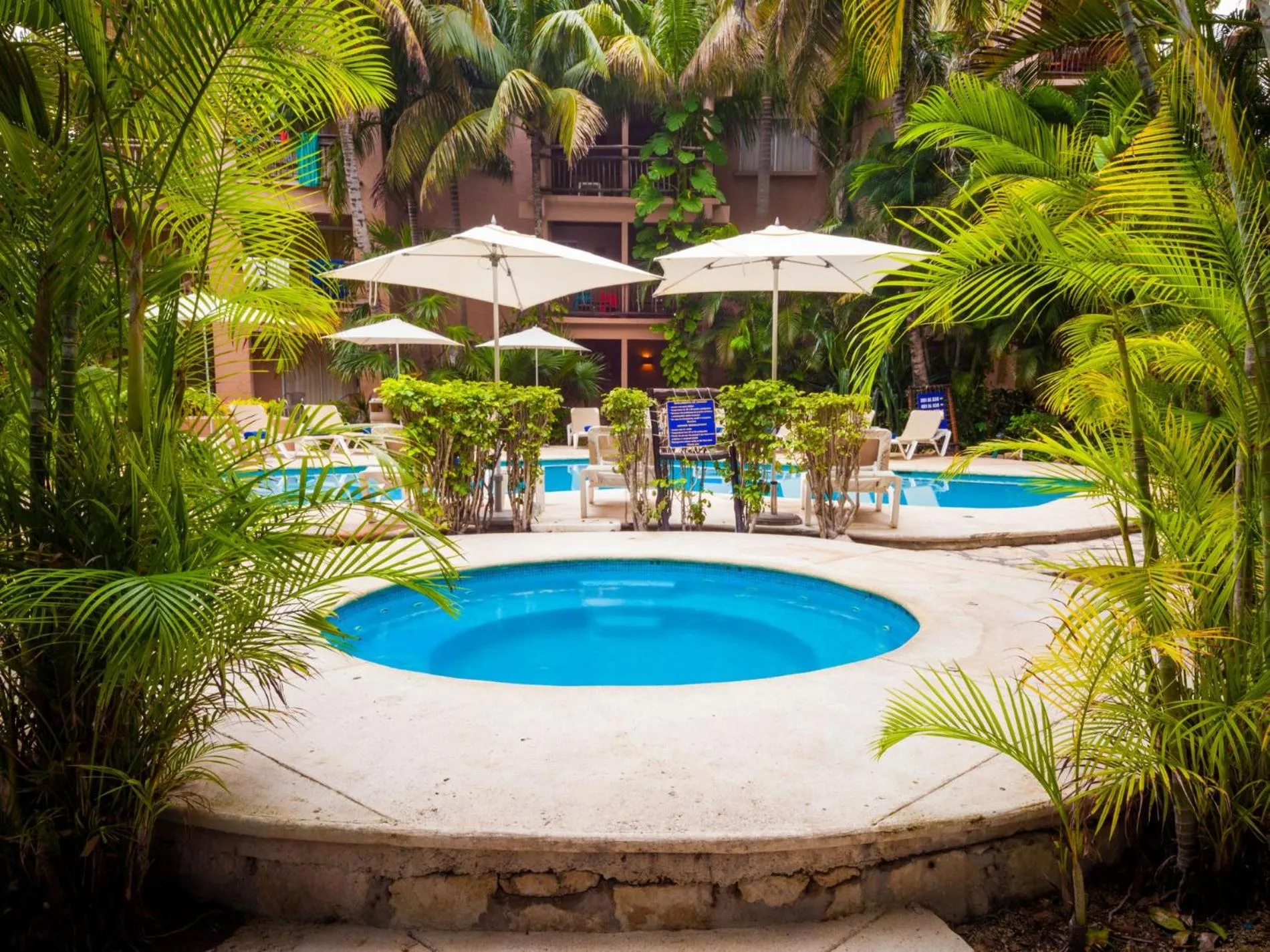 Swimming pool in Tukan Hotel Playa del Carmen