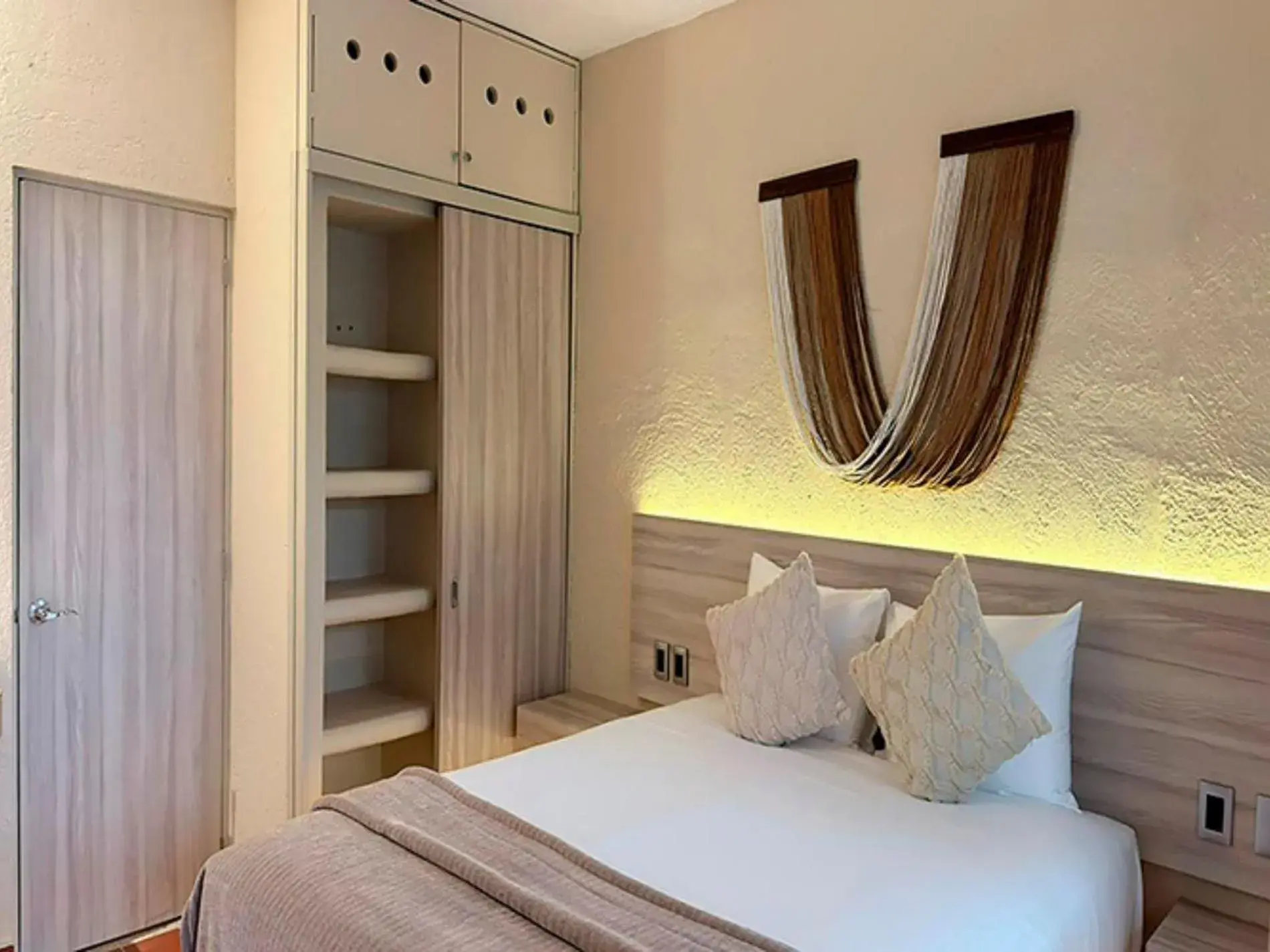 Photo of the whole room, Bed in Quinta Nina Playa del Carmen - Solo Adultos Photo of the whole room, Bed in Quinta Nina Playa del Carmen - Solo Adultos