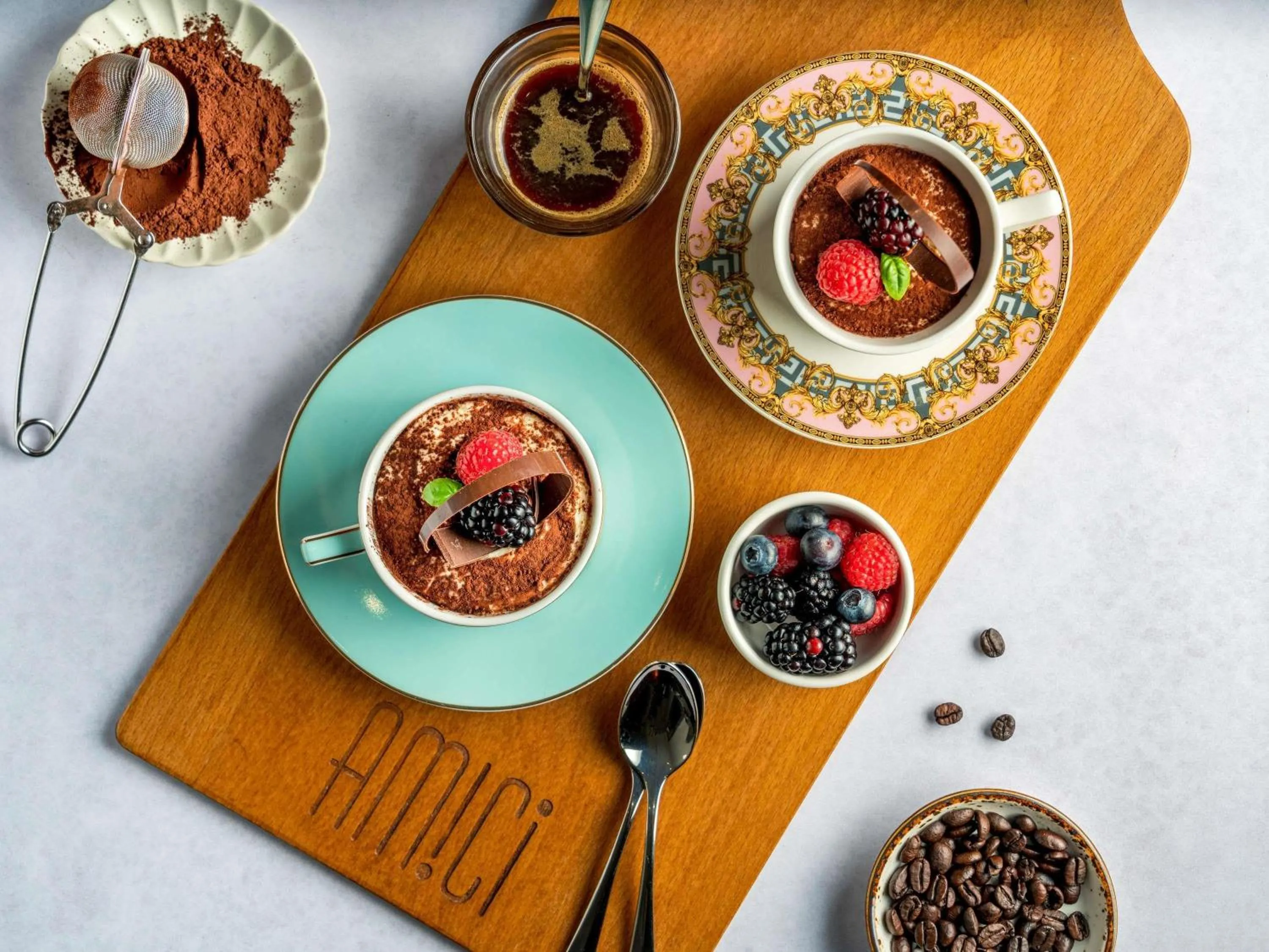 Restaurant/places to eat in ibis Mall Avenue Dubai