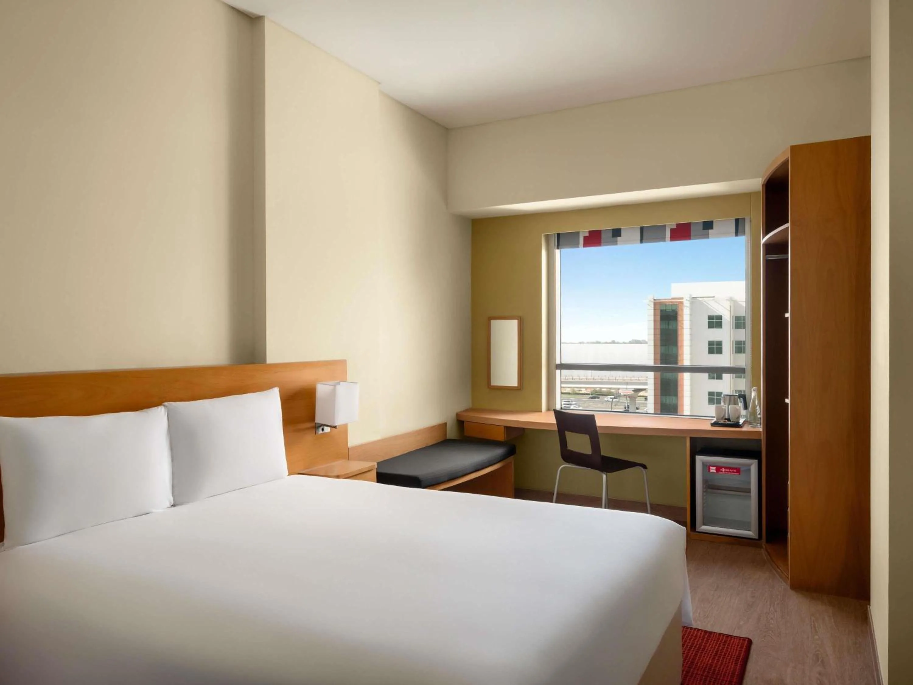 Property building, Bed in ibis Mall Avenue Dubai