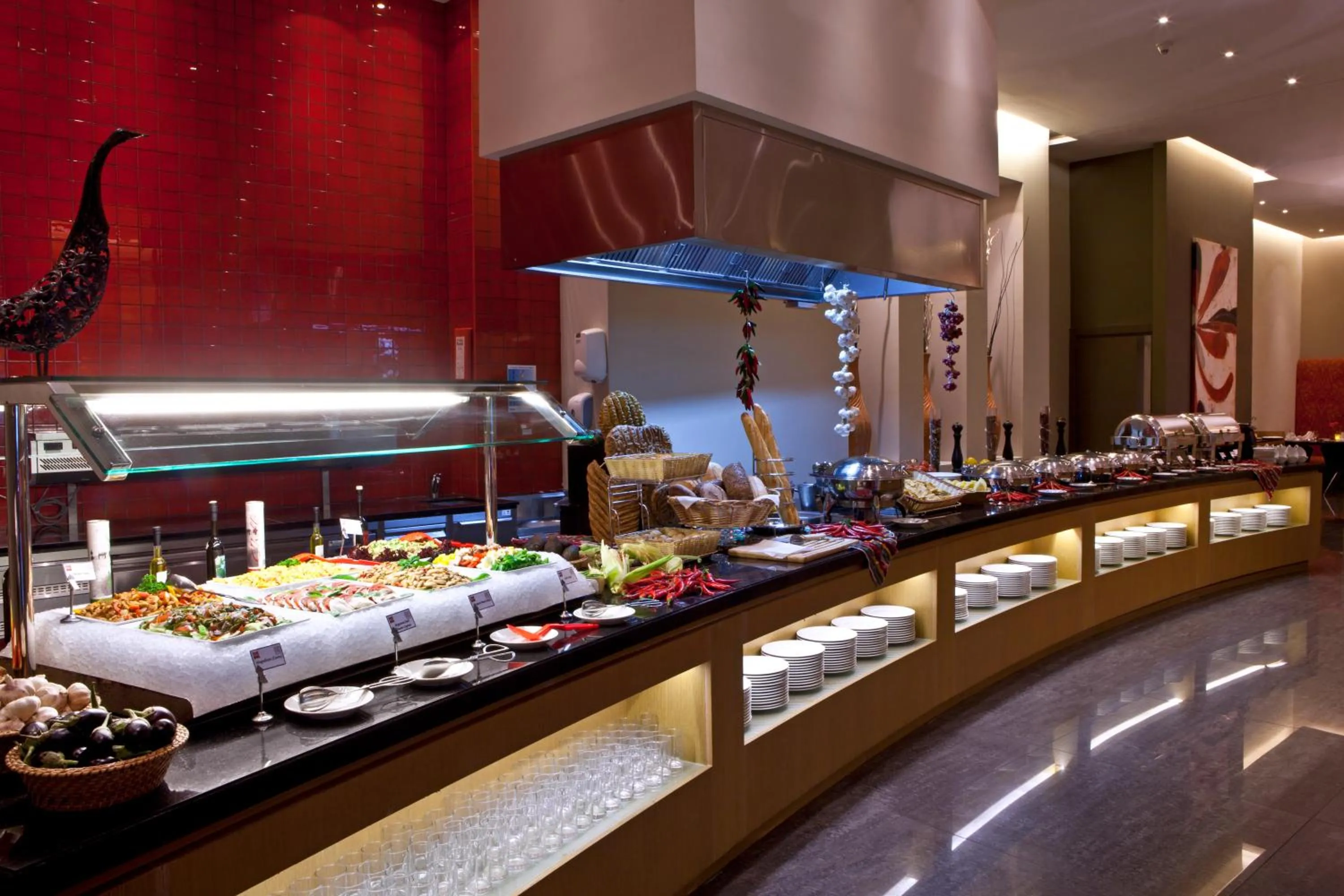 Restaurant/places to eat in ibis Mall Avenue Dubai