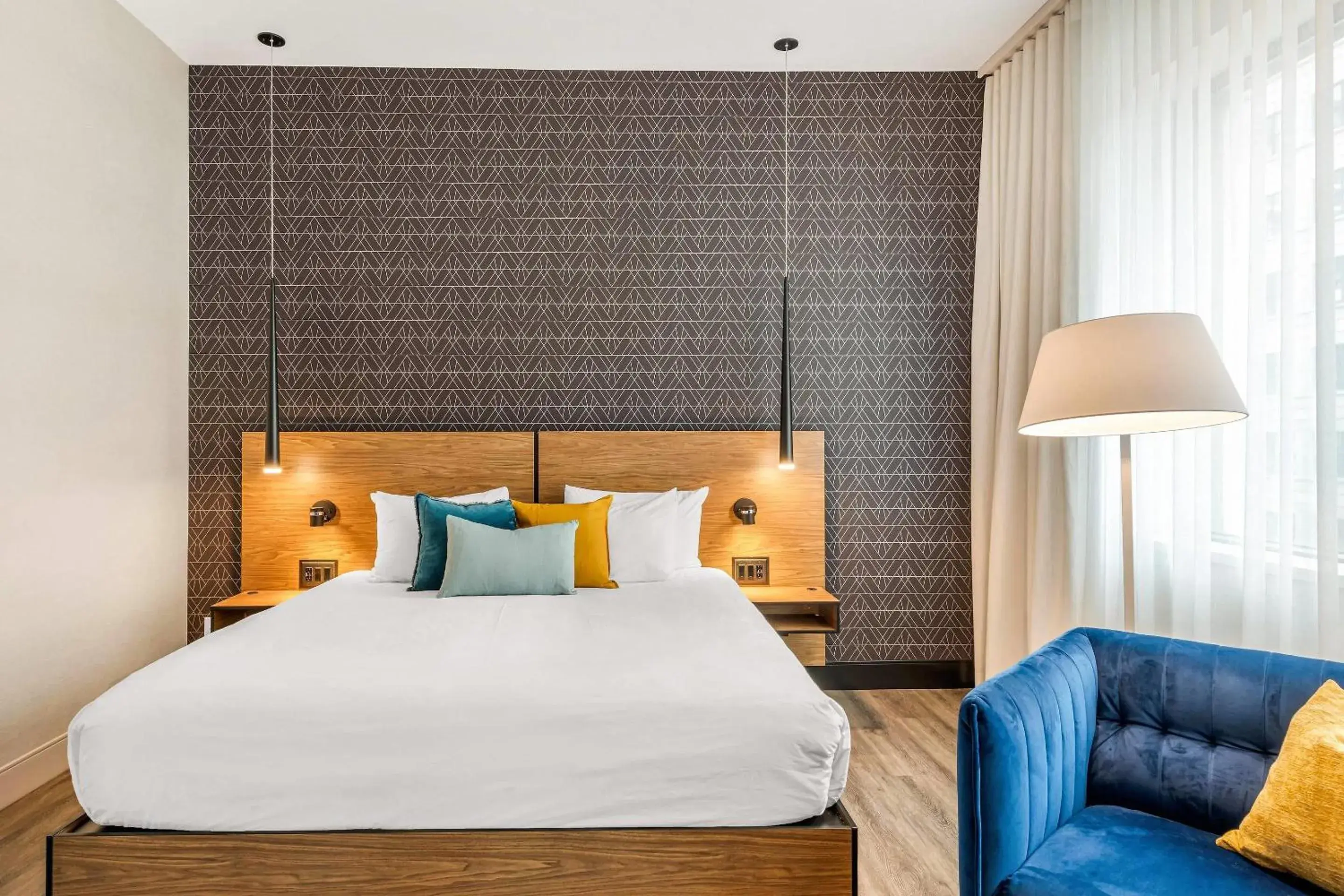 Bedroom, Bed in Hotel Royal William, an Ascend Collection Hotel Bedroom, Bed in Hotel Royal William, an Ascend Collection Hotel