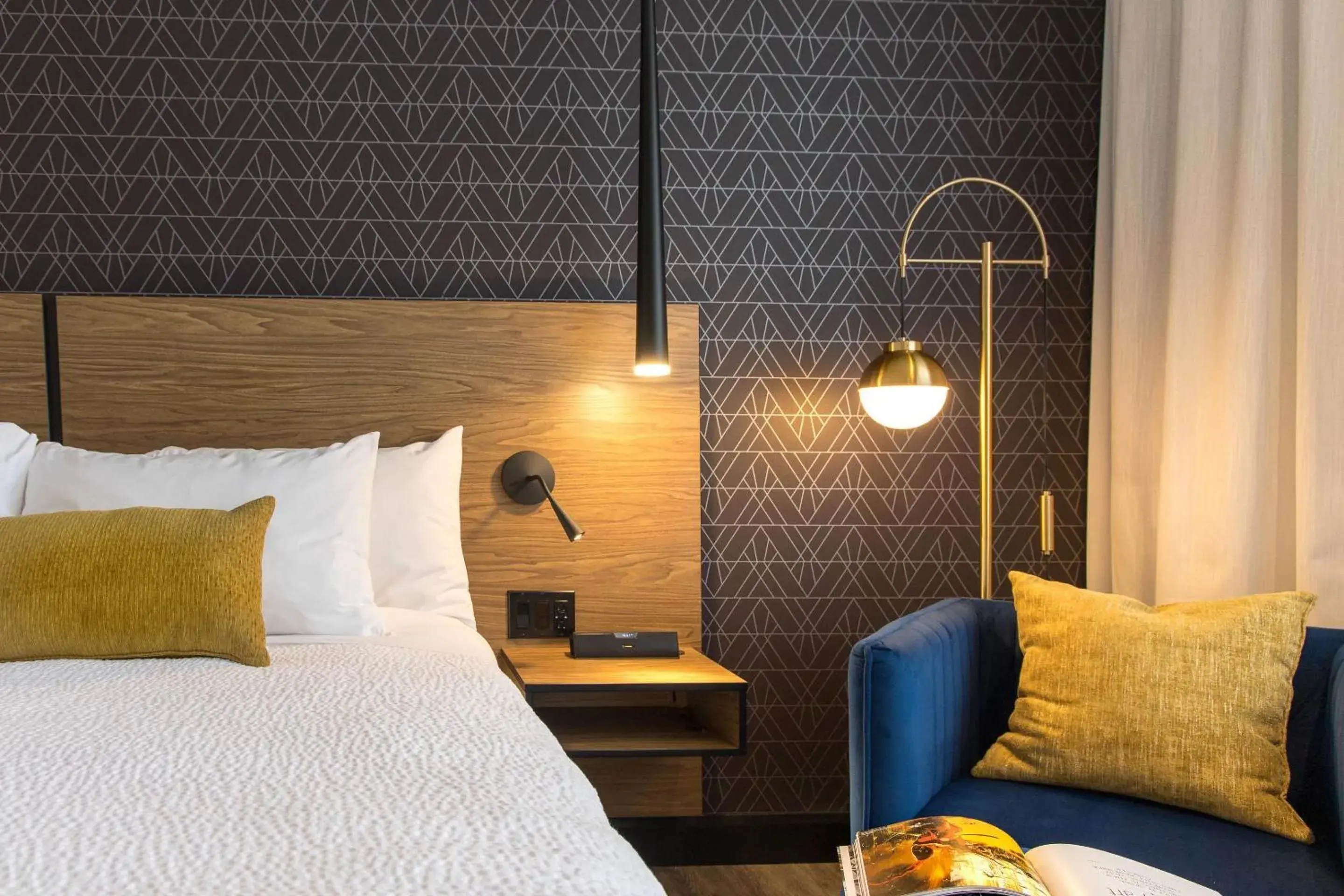 Bedroom, Bed in Hotel Royal William, an Ascend Collection Hotel Bedroom, Bed in Hotel Royal William, an Ascend Collection Hotel