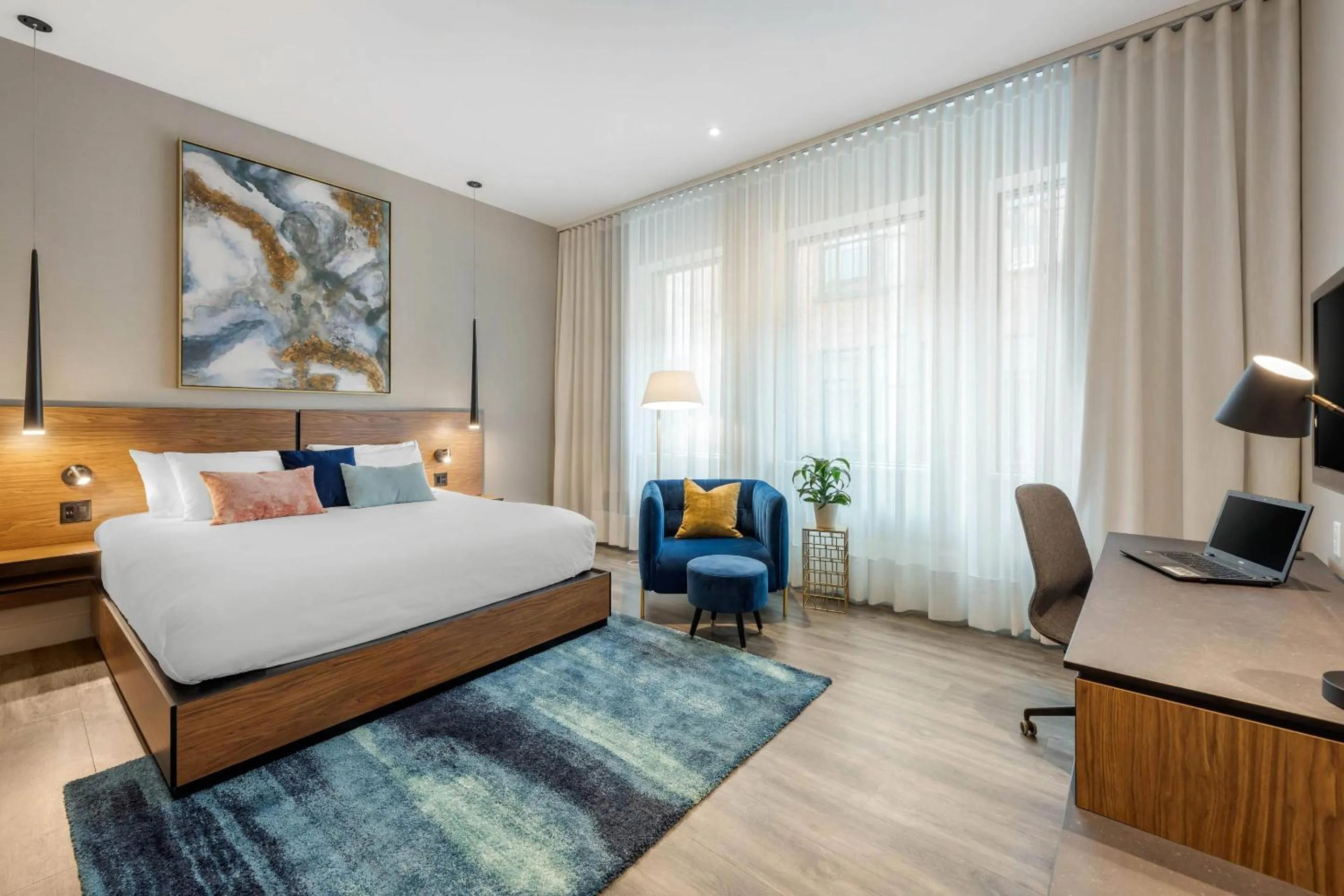 Bedroom, Bed in Hotel Royal William, an Ascend Collection Hotel