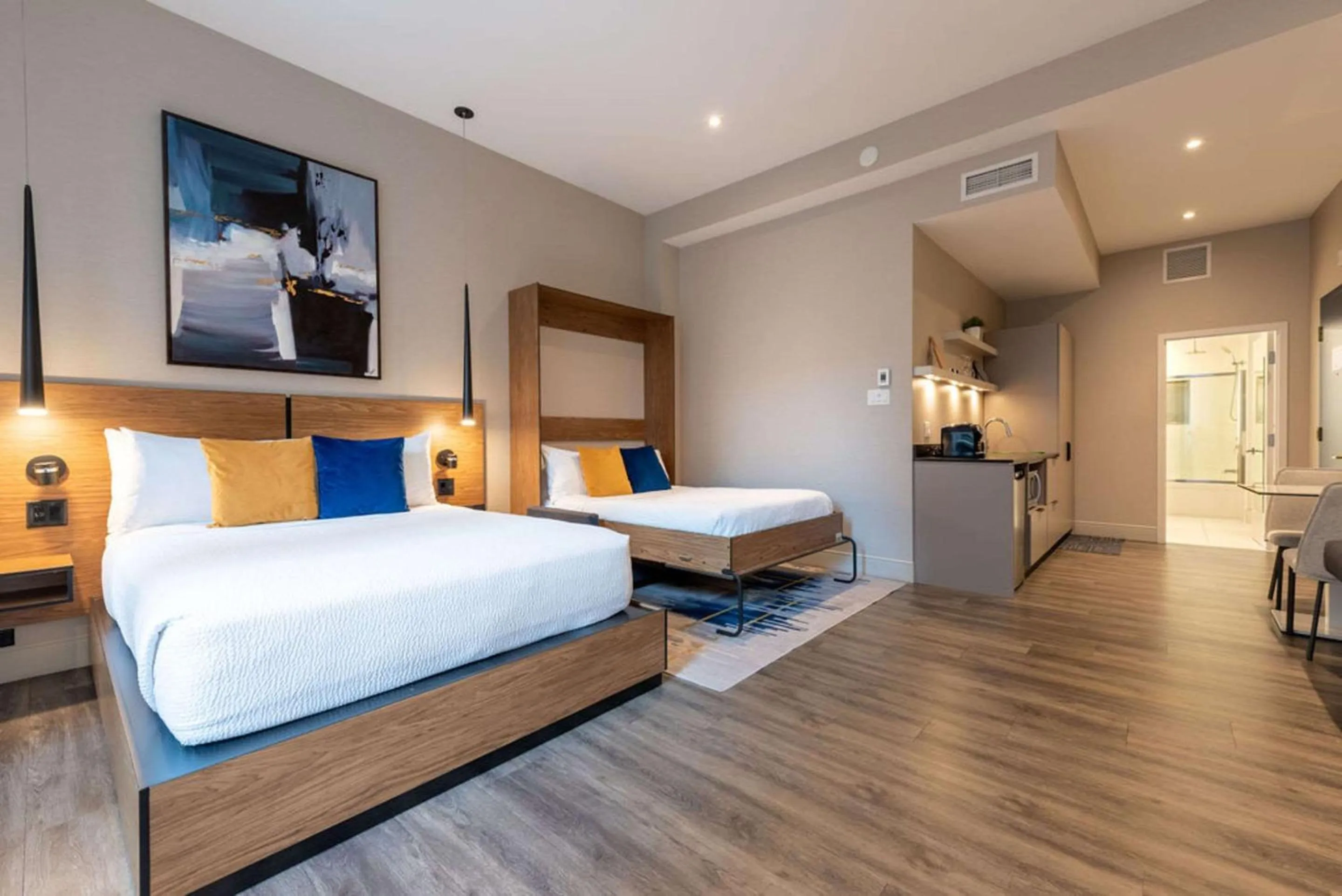 Bedroom, Bed in Hotel Royal William, an Ascend Collection Hotel