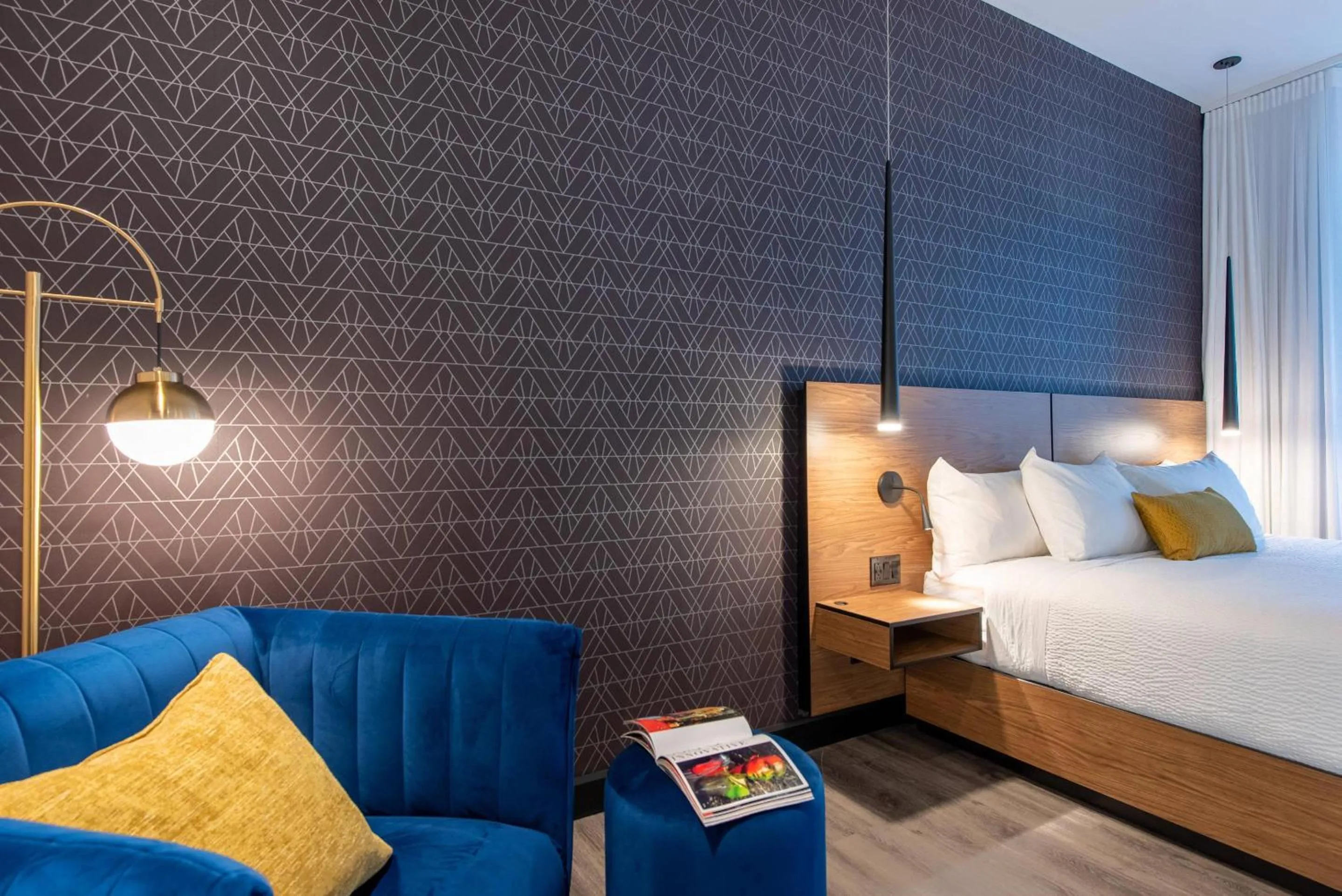 Bedroom, Bed in Hotel Royal William, an Ascend Collection Hotel