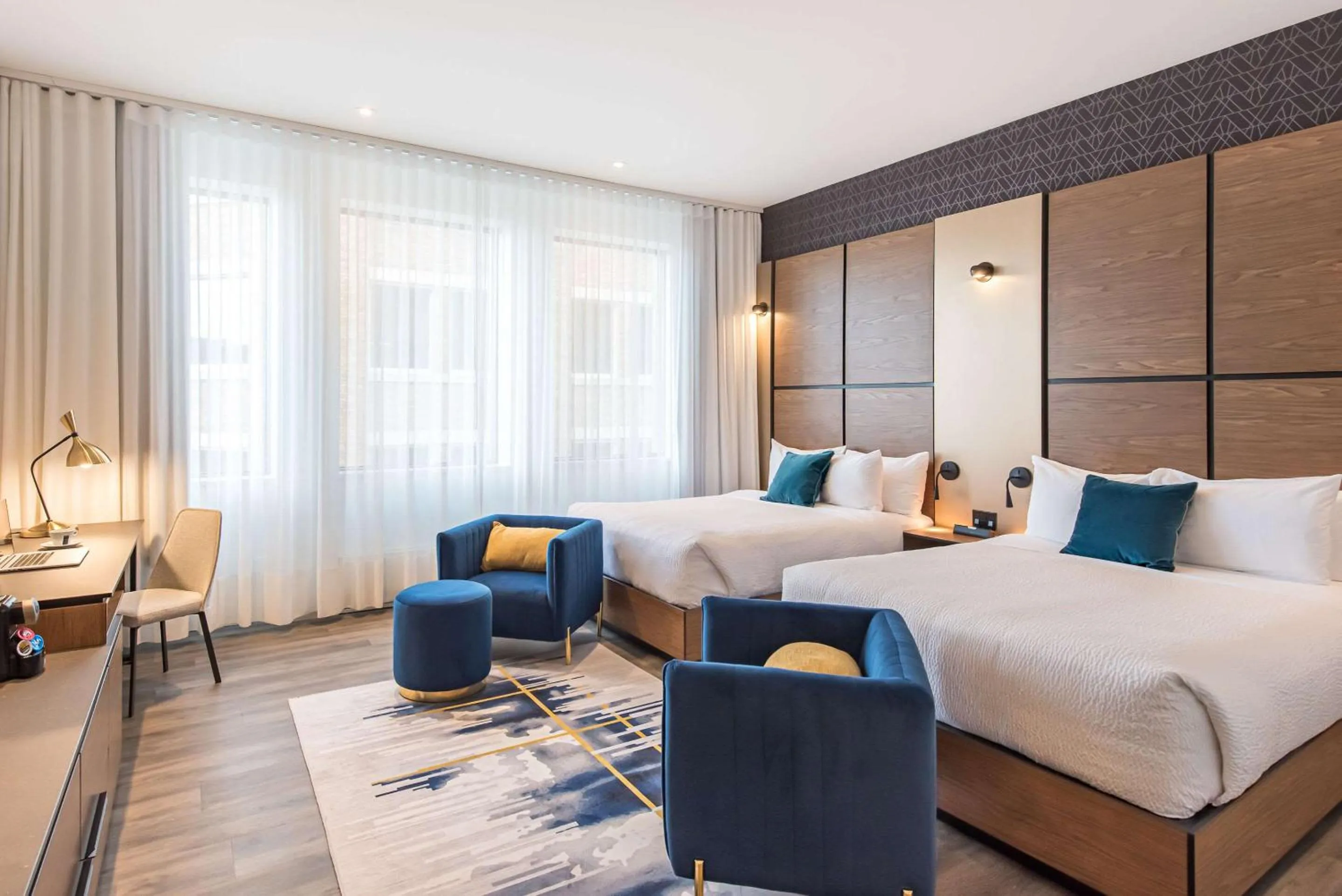 Bedroom, Bed in Hotel Royal William, an Ascend Collection Hotel