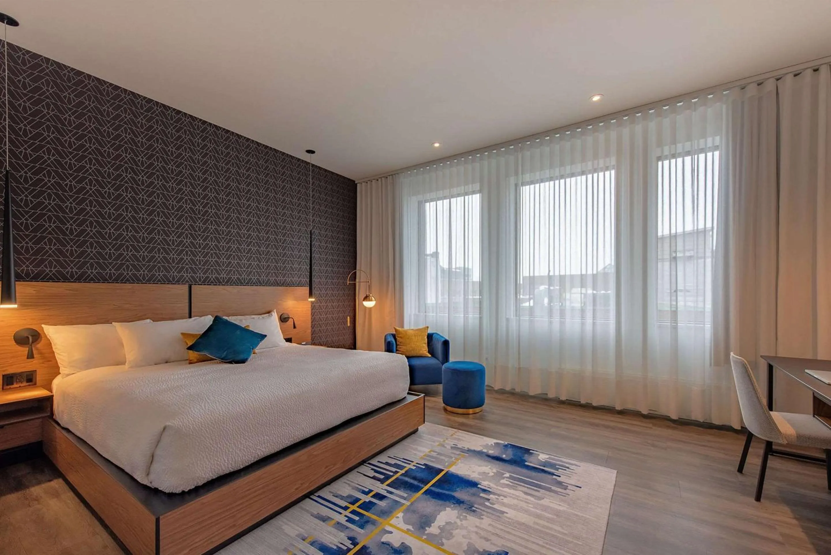 Bedroom, Bed in Hotel Royal William, an Ascend Collection Hotel