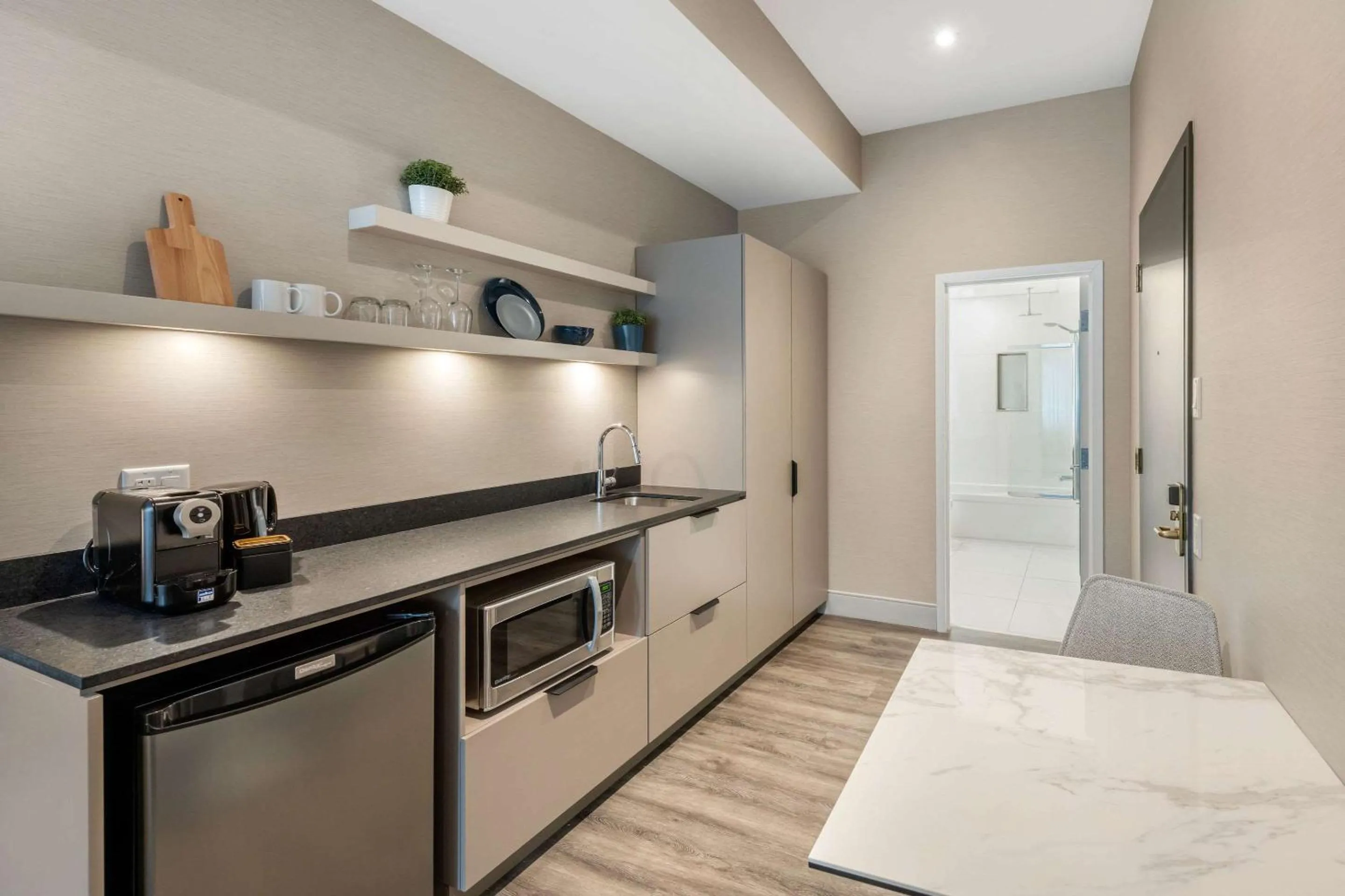 Bedroom in Hotel Royal William, an Ascend Collection Hotel