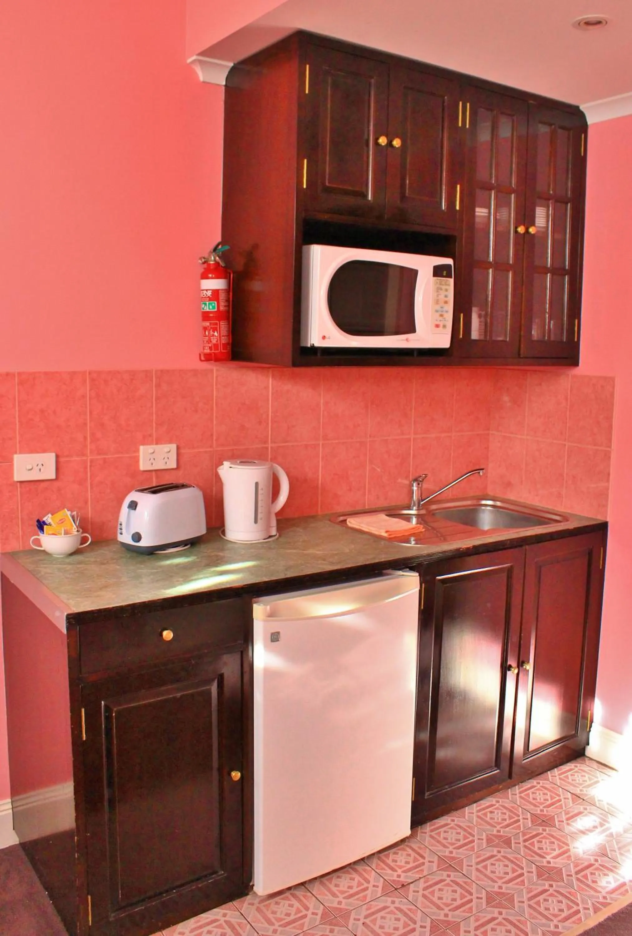 Kitchen or kitchenette in Hatchers Richmond Manor