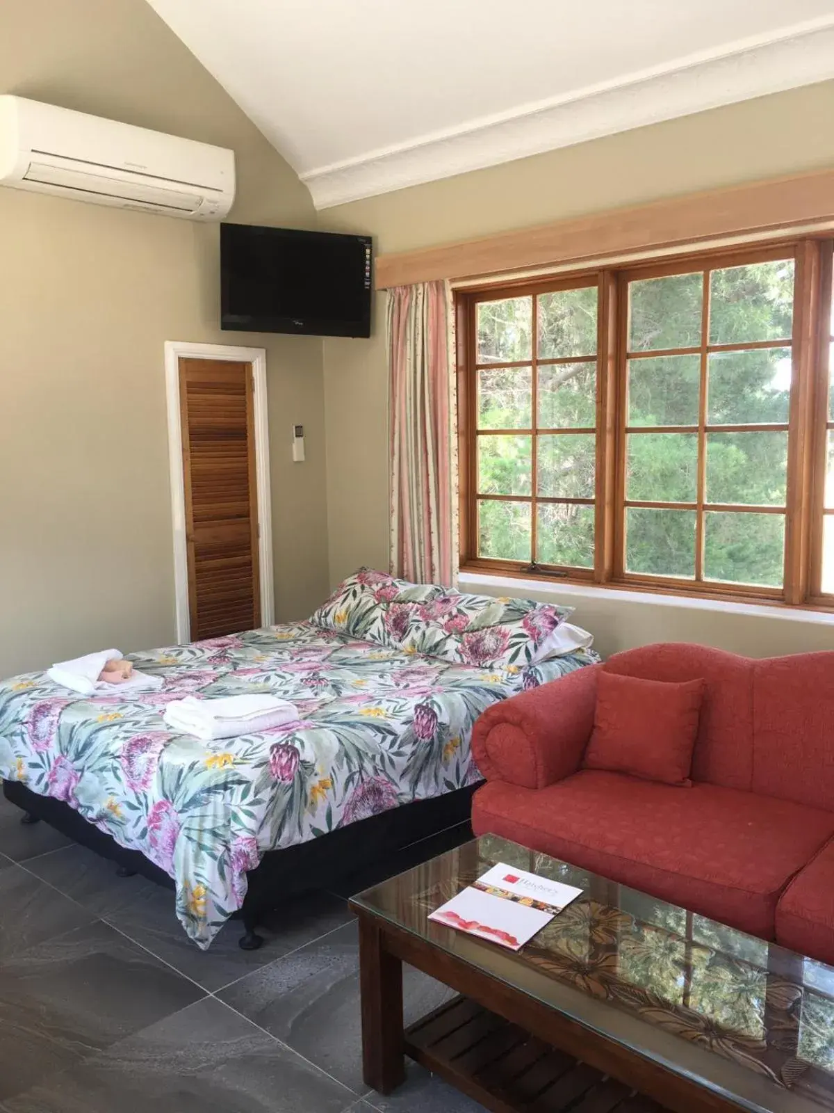 Bed in Hatchers Richmond Manor Bed in Hatchers Richmond Manor