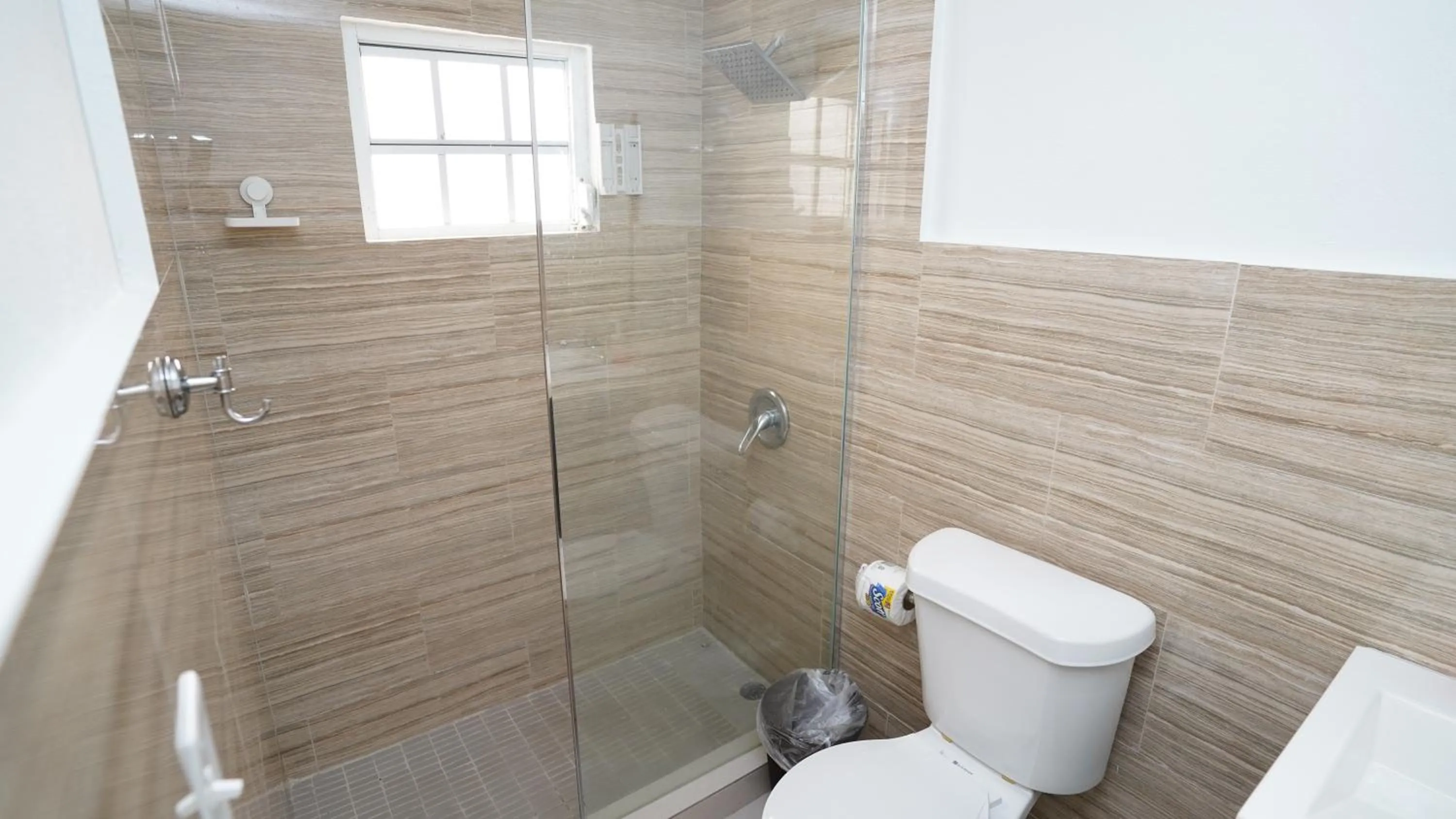 Bathroom in The Pelican Poshtel