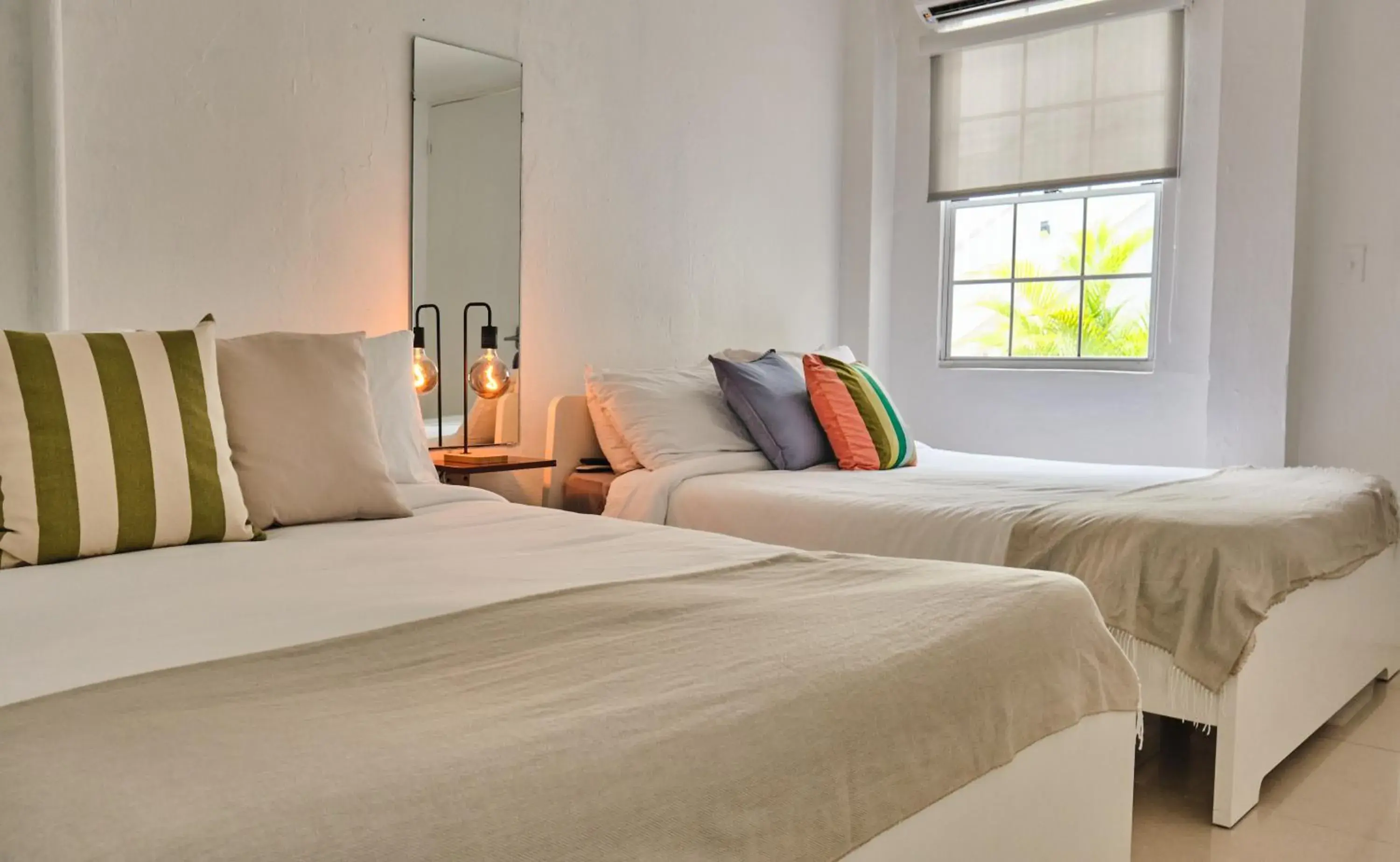 Double Room with Two Double Beds in The Pelican Poshtel Double Room with Two Double Beds in The Pelican Poshtel