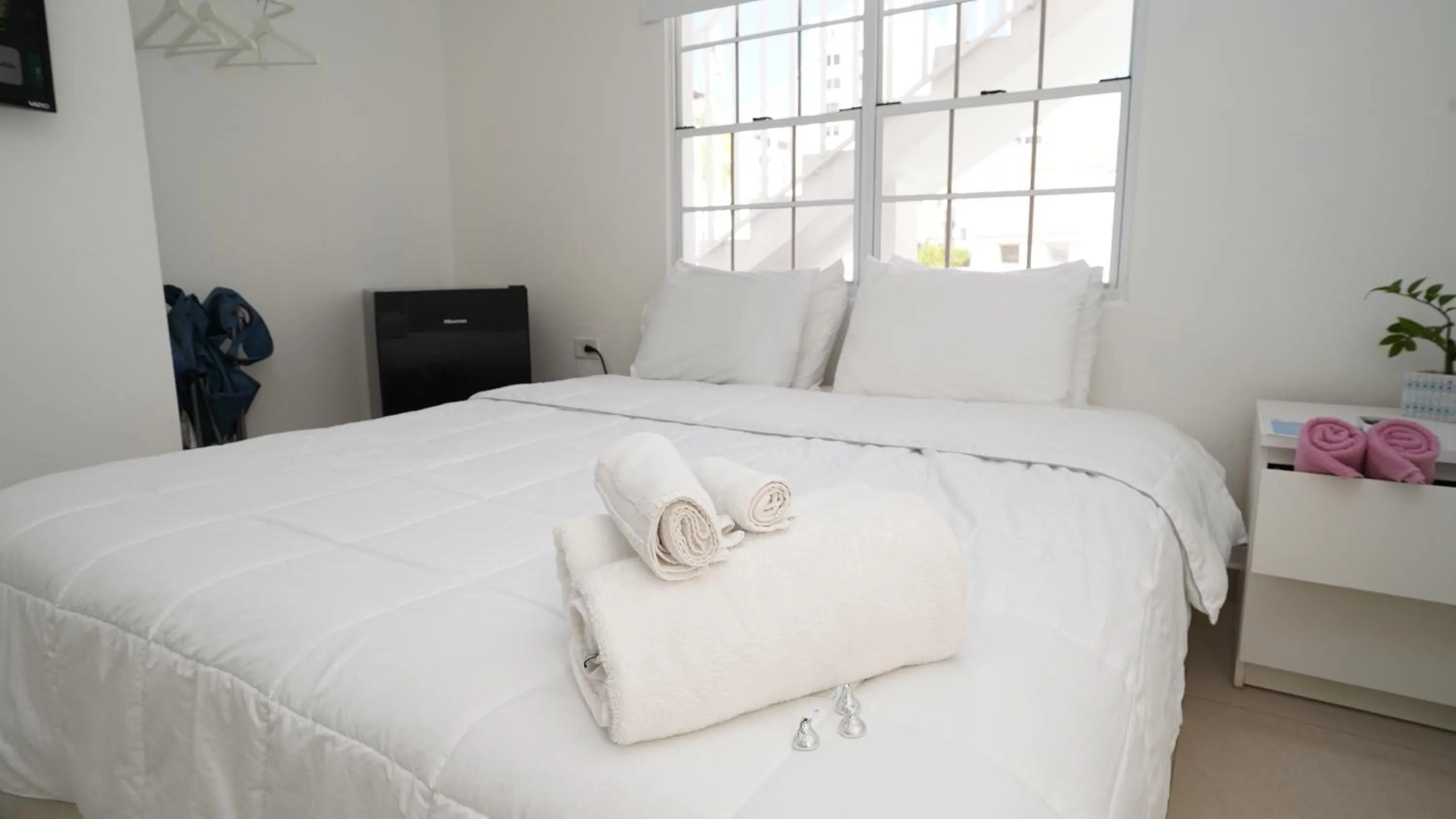 Decorative detail, Bed in The Pelican Poshtel