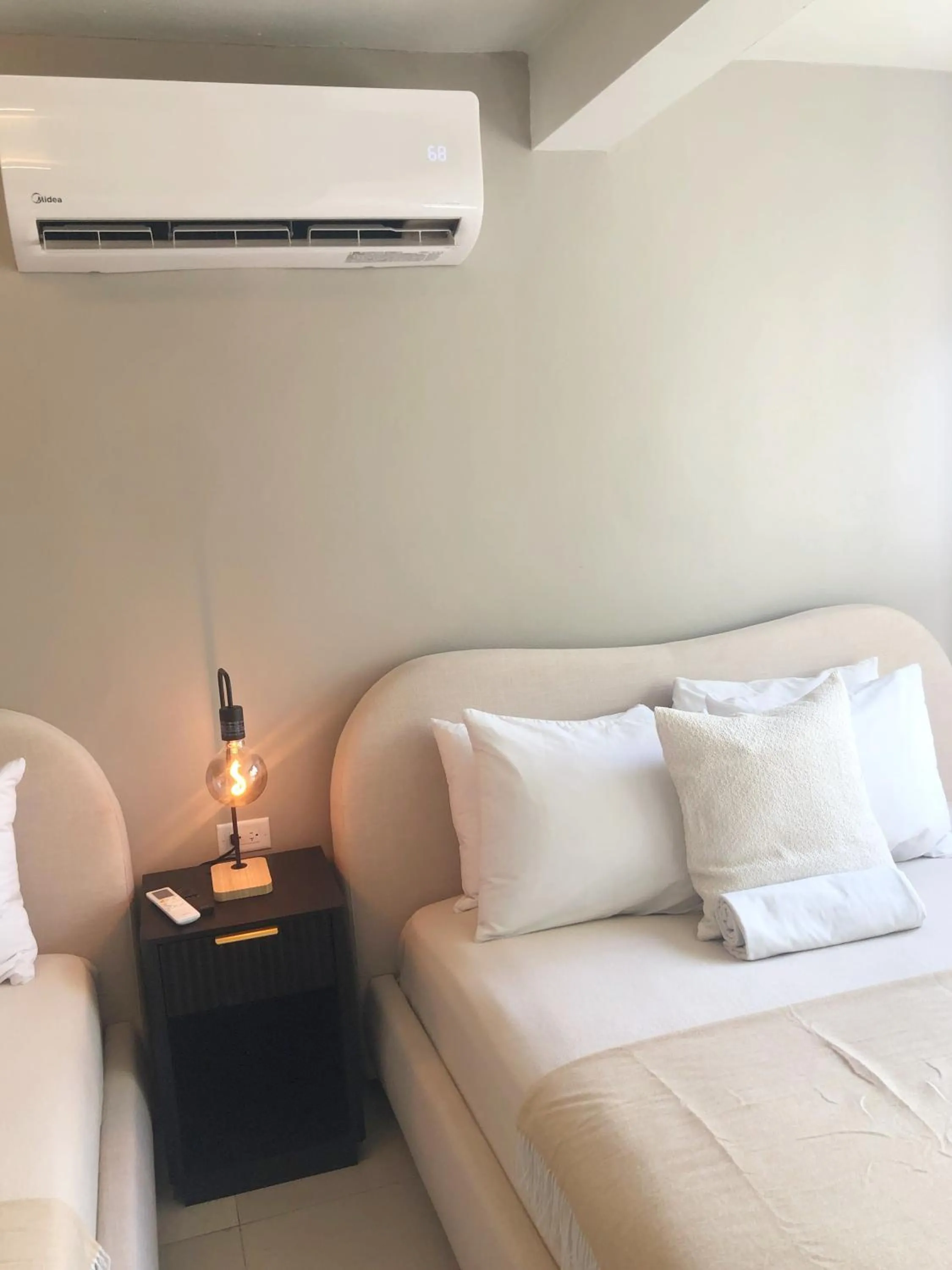 Bed in Aura House Isla Verde
