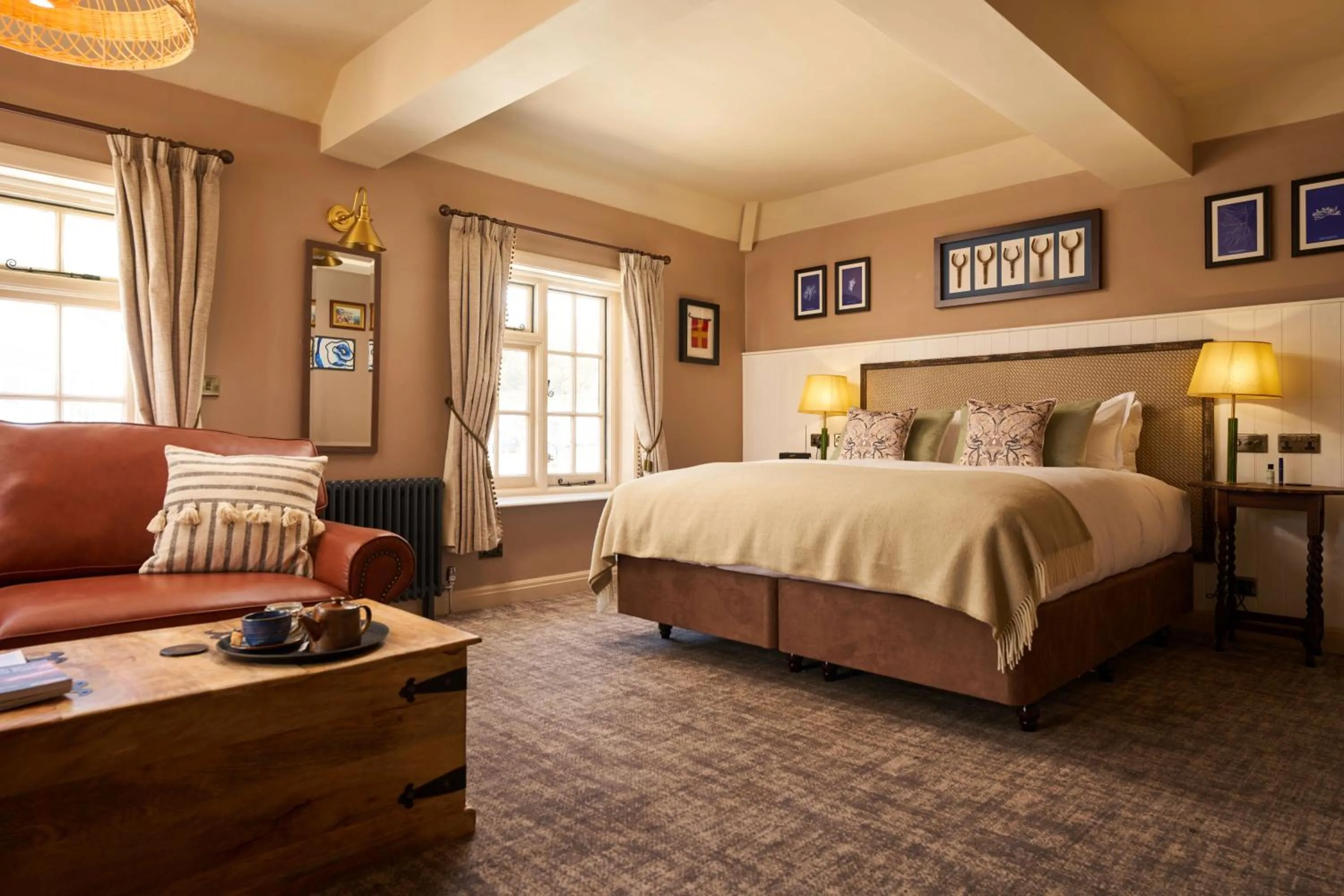 Superior King Room in The Rising Sun