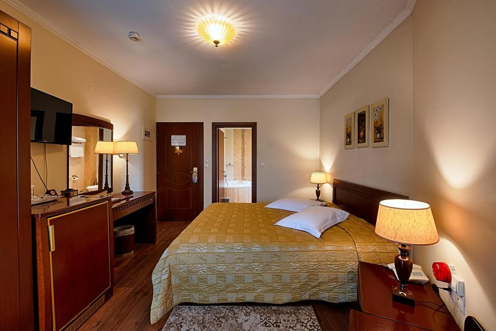 Bed in Hotel Nostos Kastoria