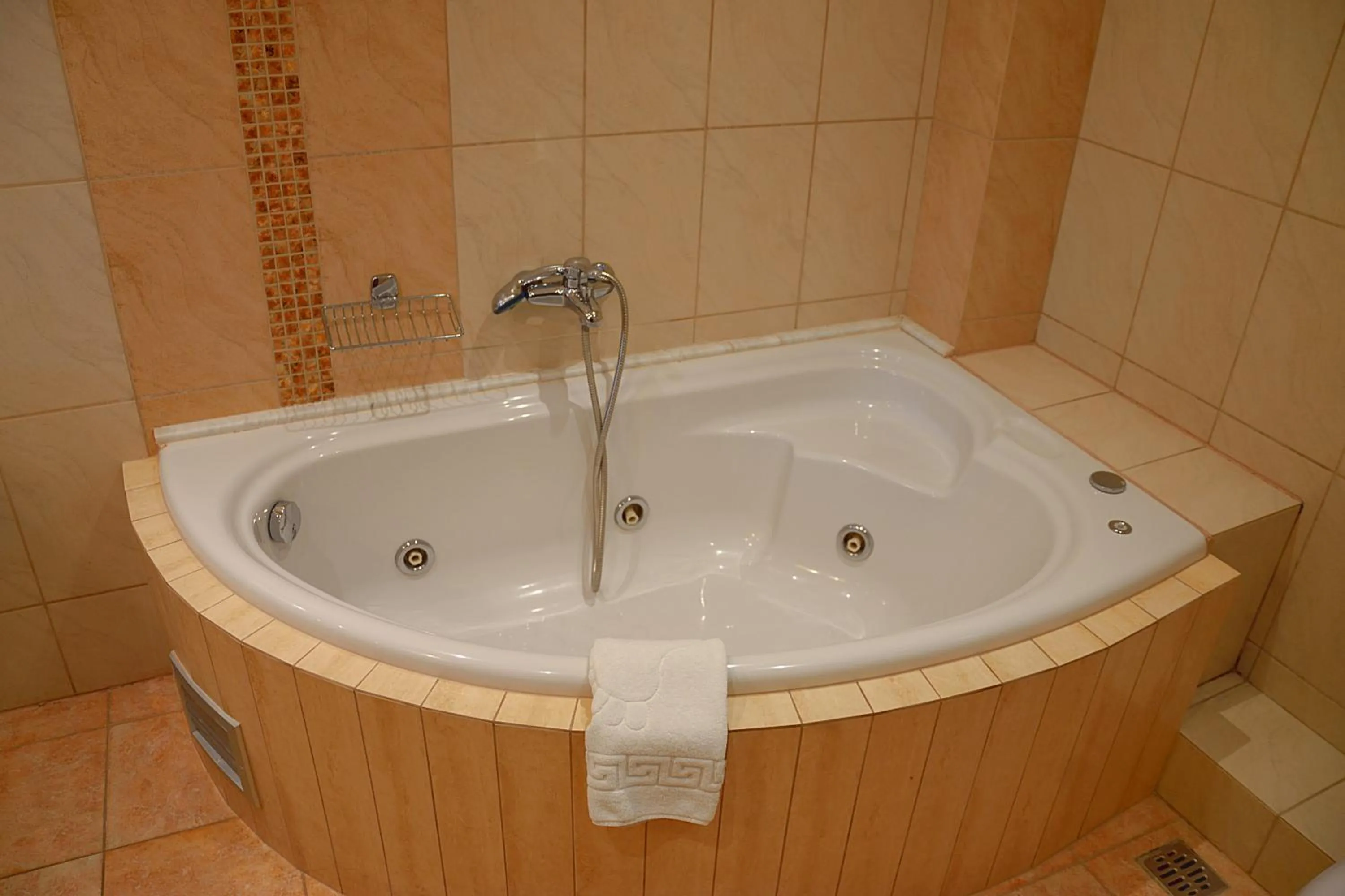 Hot Tub in Hotel Nostos Kastoria