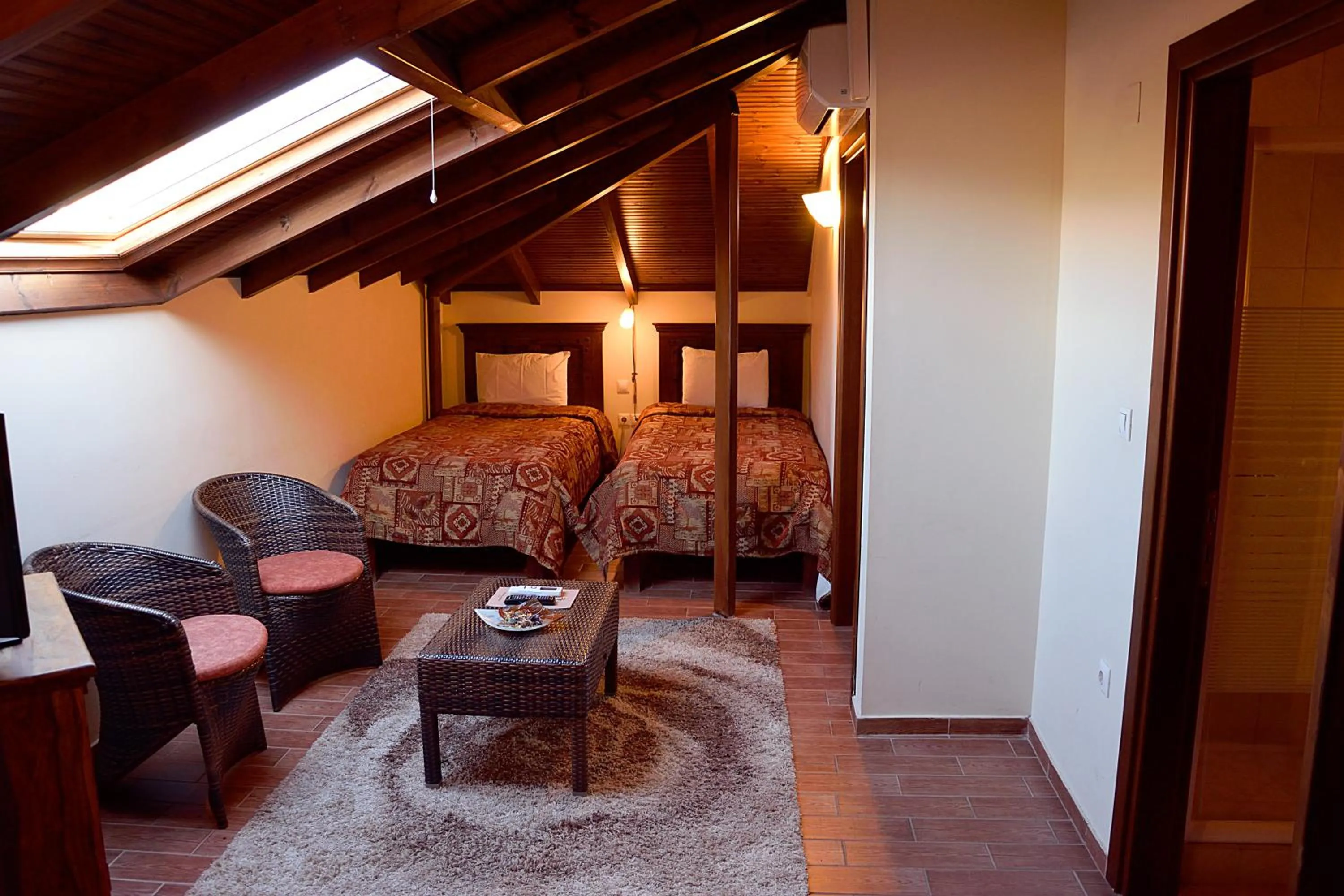 Photo of the whole room in Hotel Nostos Kastoria