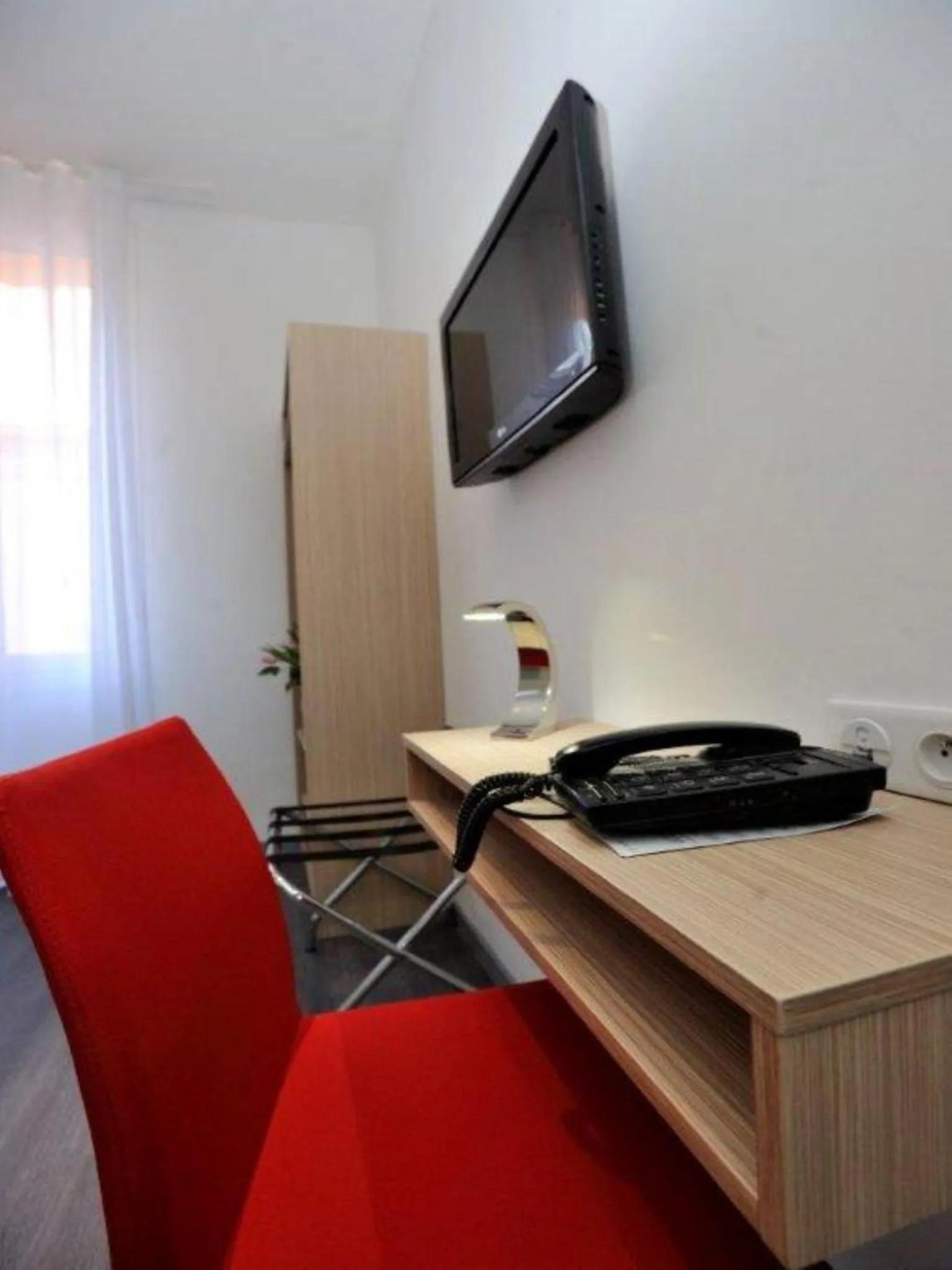 Decorative detail in Hôtel de France