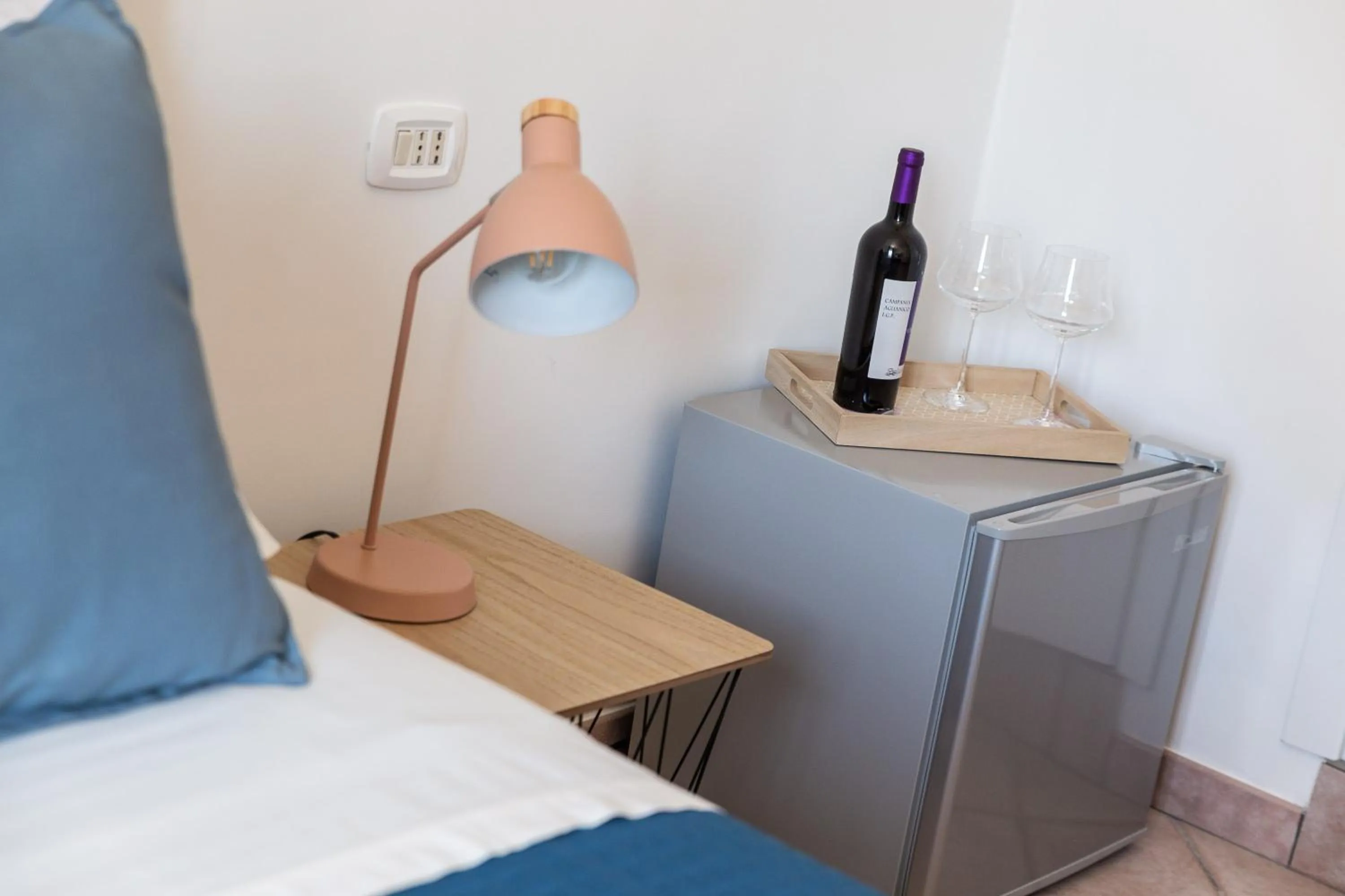 Communal lounge/ TV room, Bed in La Figlia del Capitano