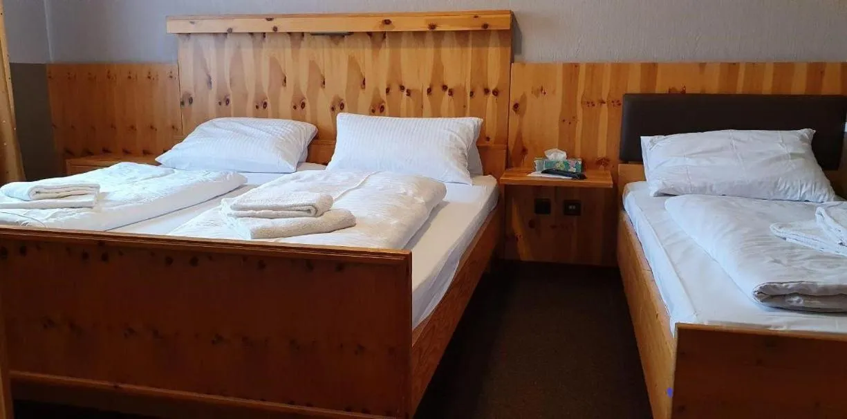 Bed in Hotel Zum Deutschen Eck