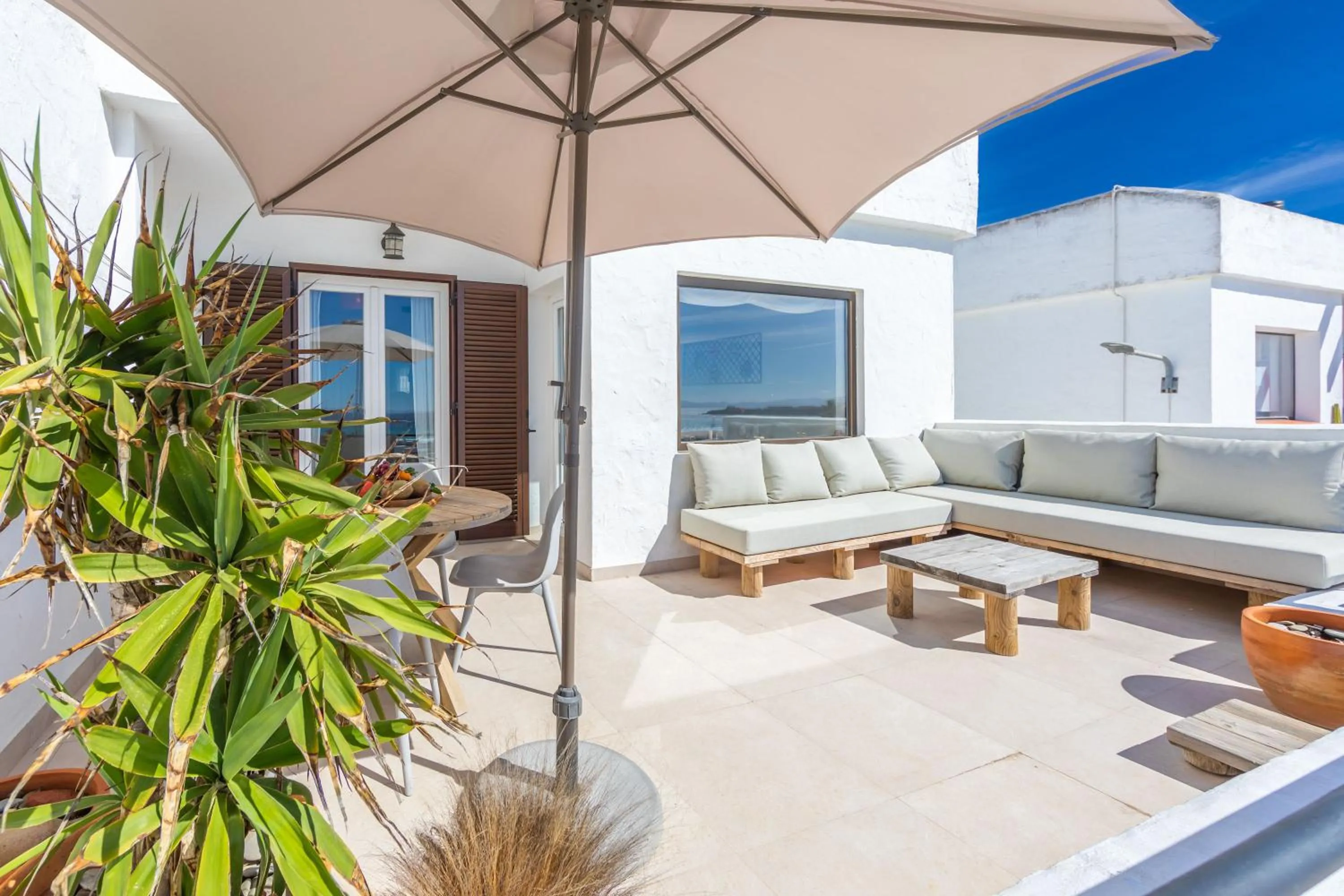 Los Lances Beach Apartments