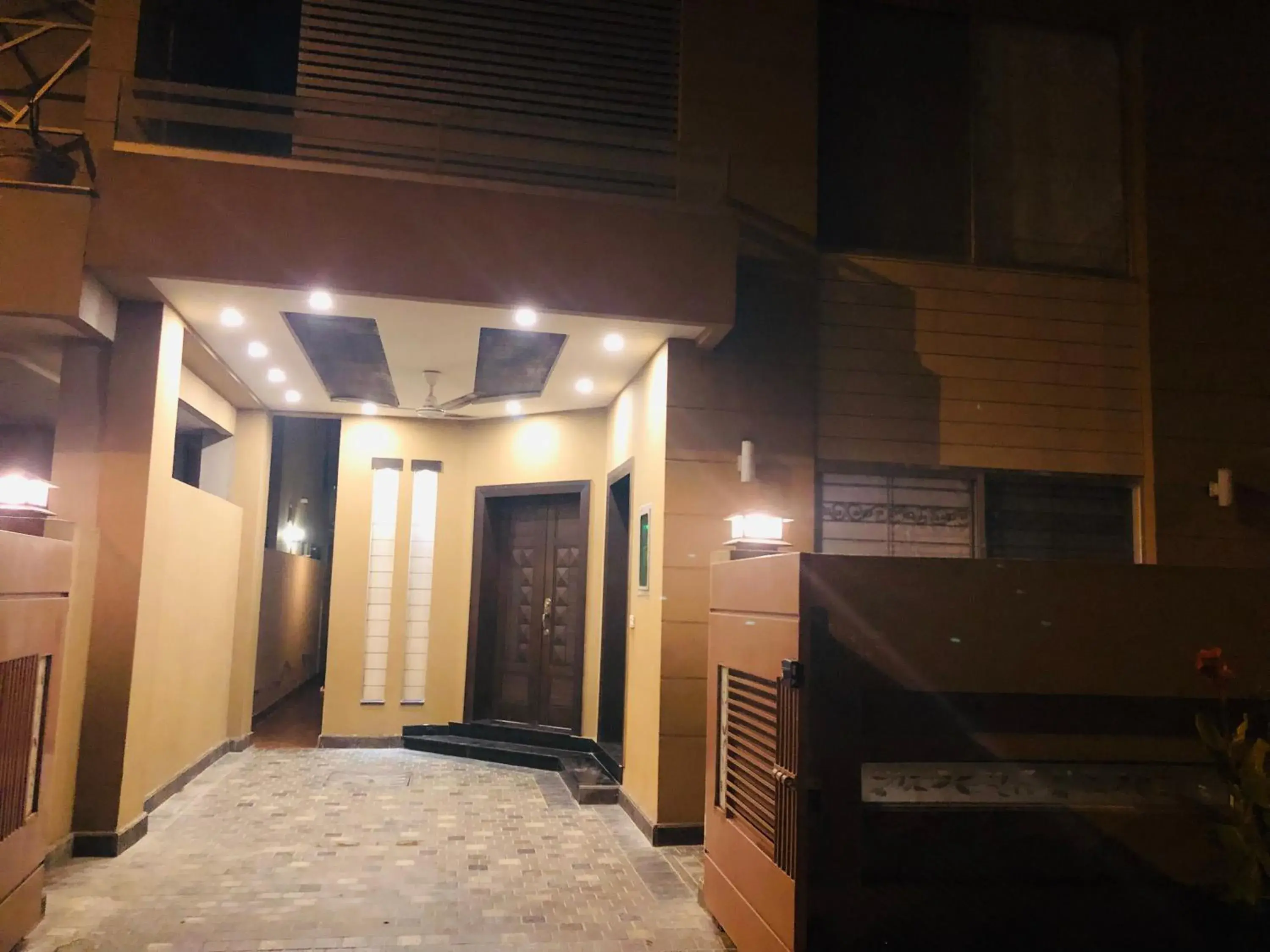 Property building in Vactional Villa Dha Phase 6 Lahore ,Three Bed Room Full House Property building in Vactional Villa Dha Phase 6 Lahore ,Three Bed Room Full House
