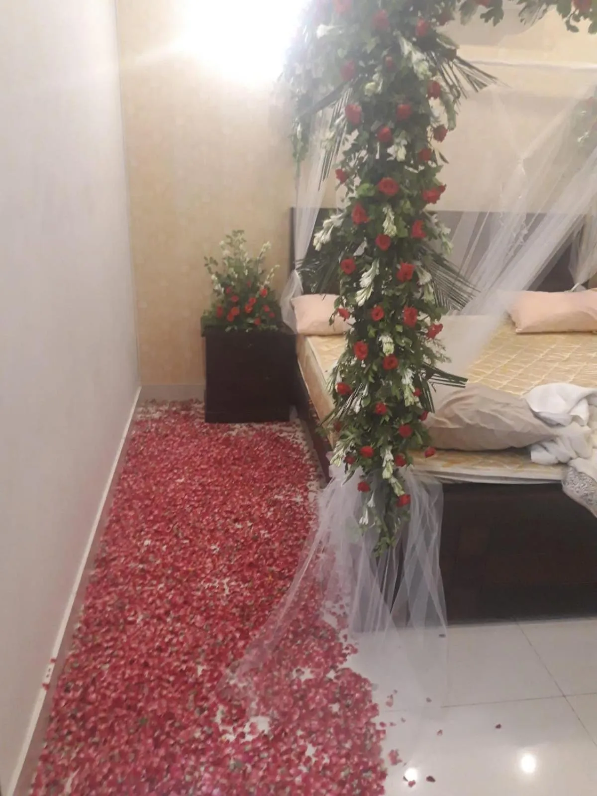 Bed in Vactional Villa Dha Phase 6 Lahore ,Three Bed Room Full House