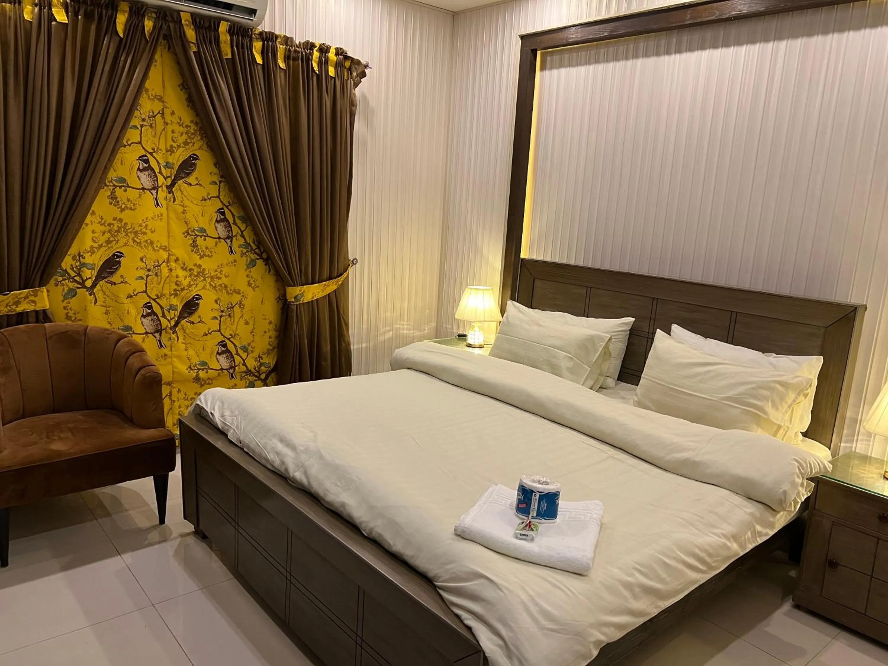 Bed in Vactional Villa Dha Phase 6 Lahore ,Three Bed Room Full House