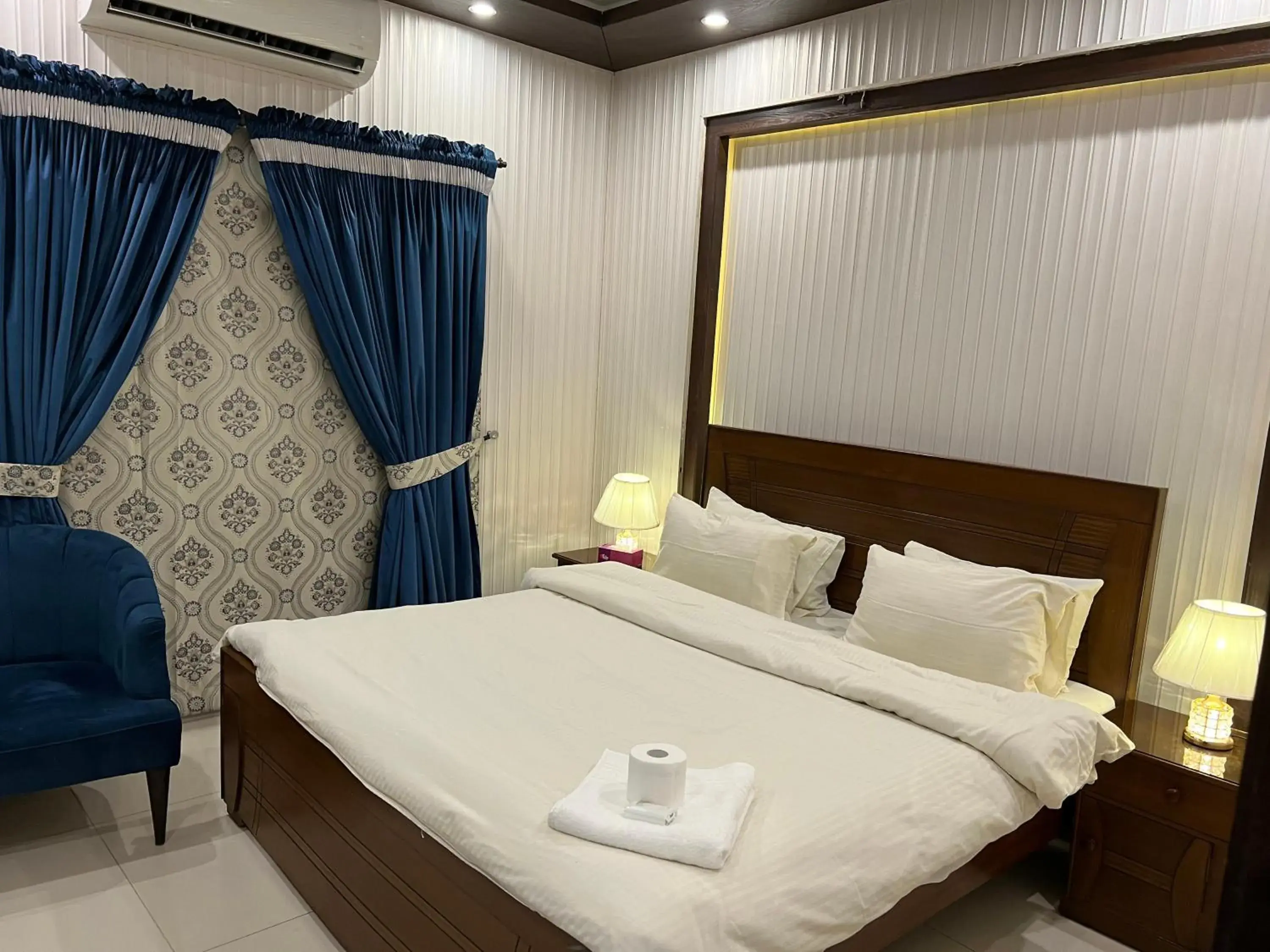Bed in Vactional Villa Dha Phase 6 Lahore ,Three Bed Room Full House Bed in Vactional Villa Dha Phase 6 Lahore ,Three Bed Room Full House
