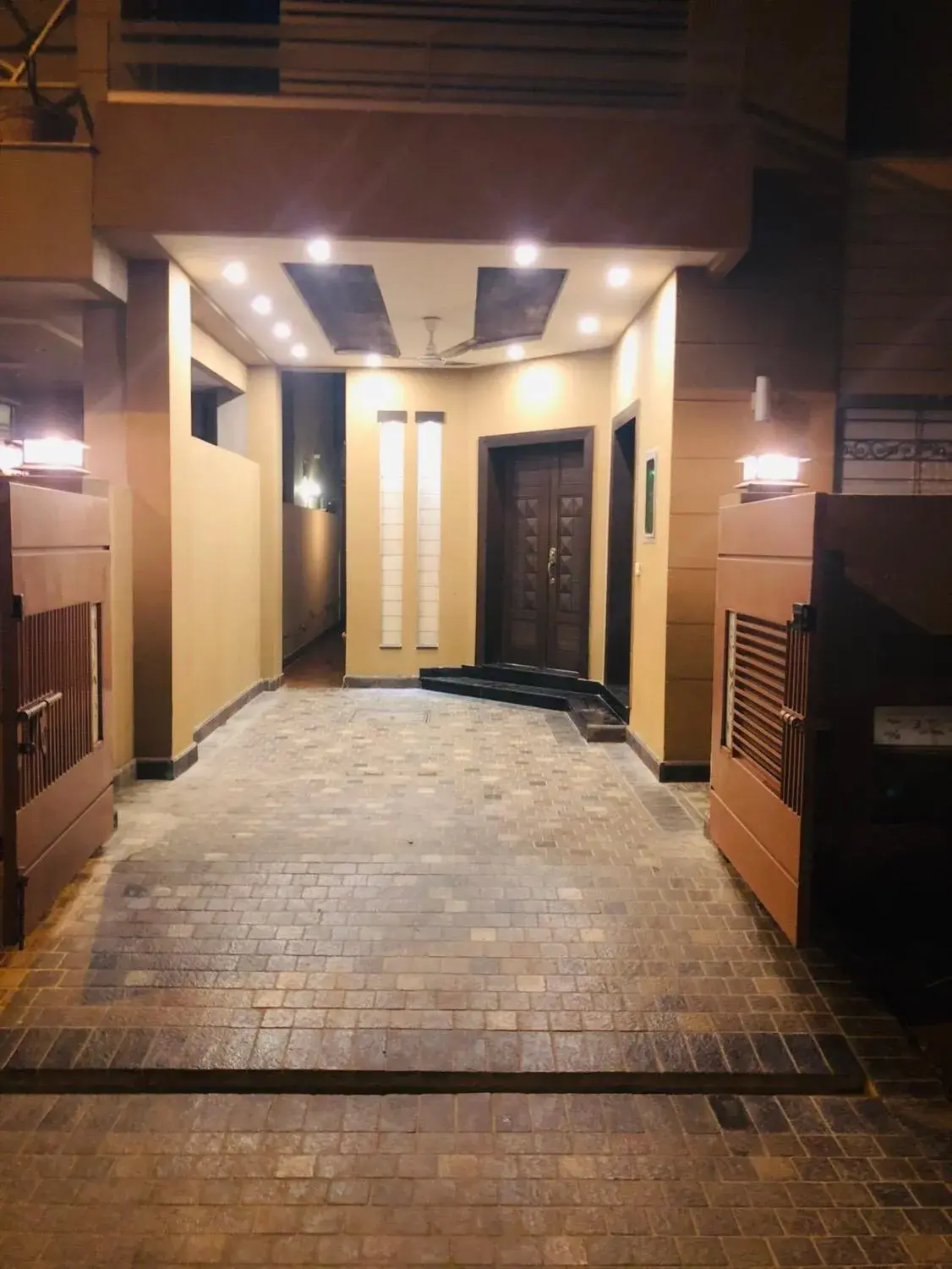 Property building in Vactional Villa Dha Phase 6 Lahore ,Three Bed Room Full House Property building in Vactional Villa Dha Phase 6 Lahore ,Three Bed Room Full House