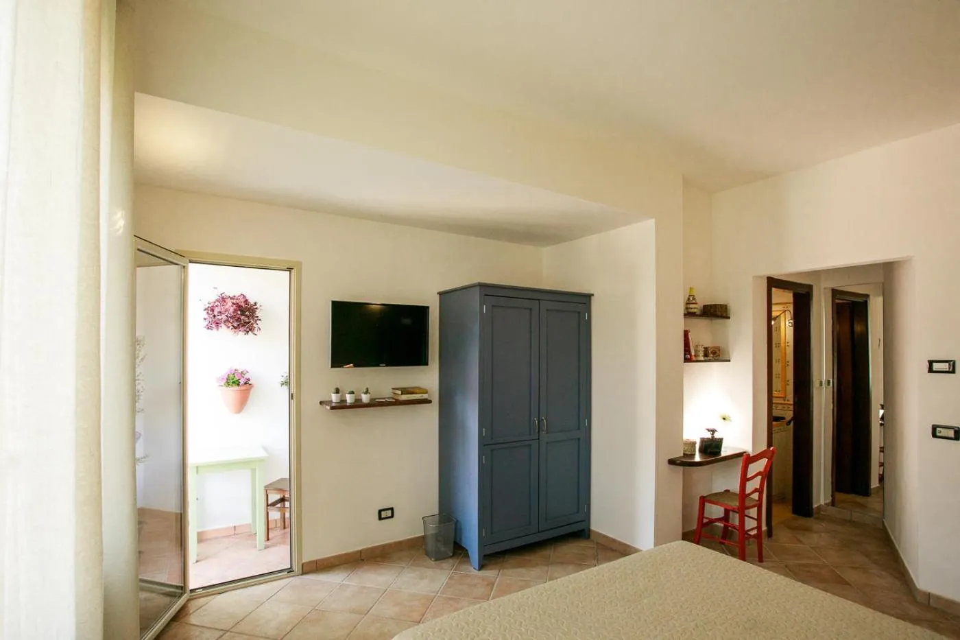 Photo of the whole room in B&B Scirocco House