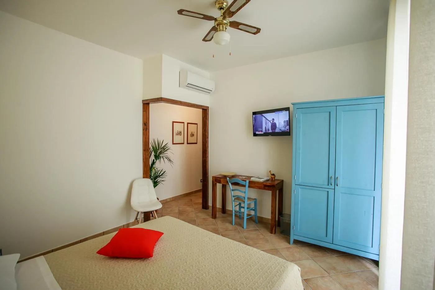 Photo of the whole room, Bed in B&B Scirocco House