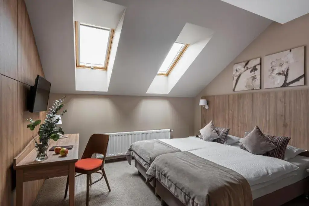 Mansard Twin Room in Big Stone Mansard Twin Room in Big Stone