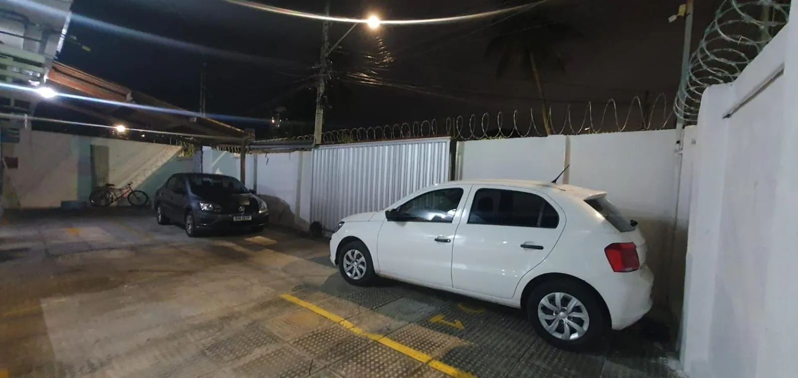 Parking in Casa da Esquina Pousada