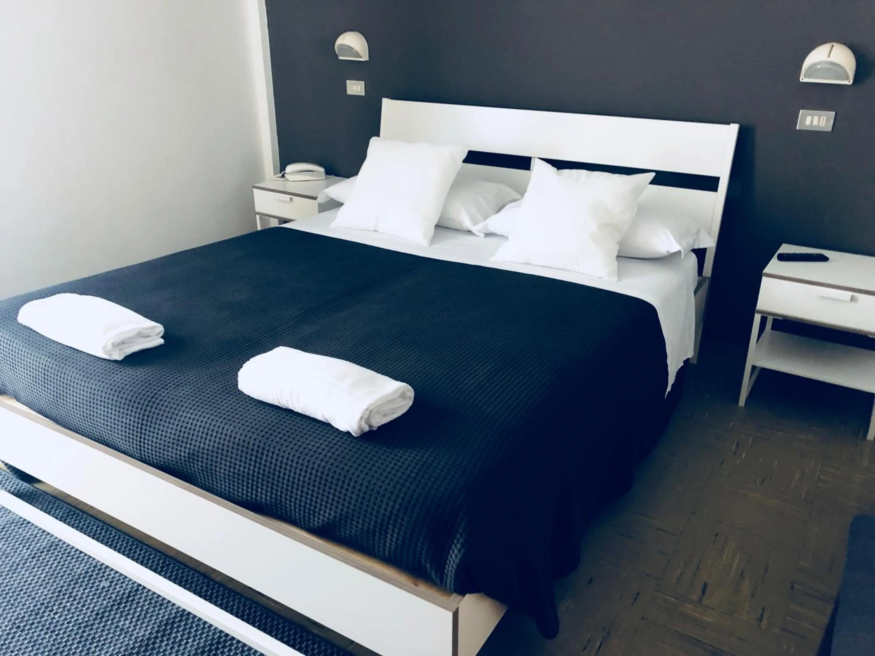 Photo of the whole room, Bed in Hotel Aplo - Breakfast Experience